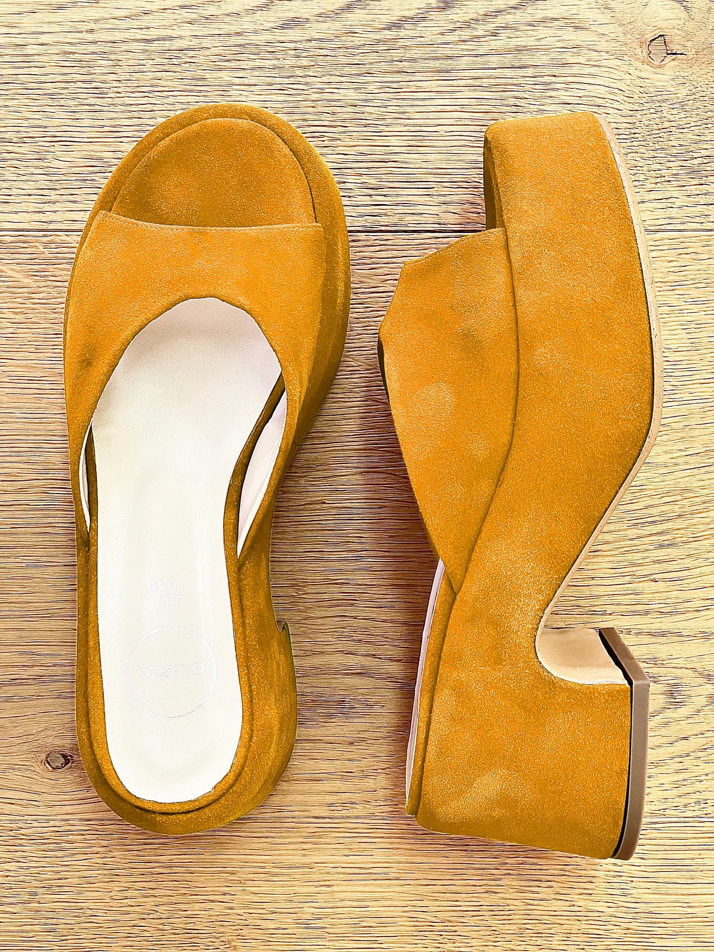 JACKIE YELLOW SUEDE