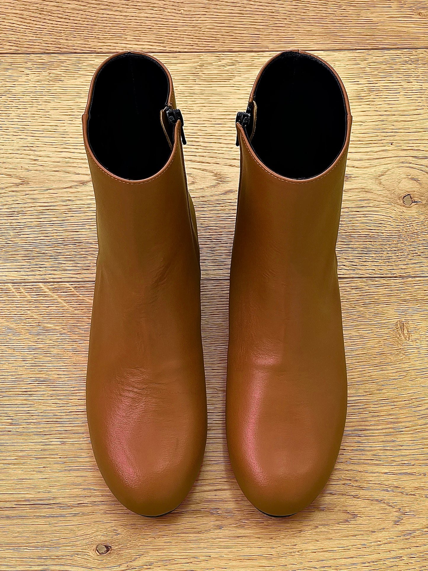 KOEN COGNAC LEATHER