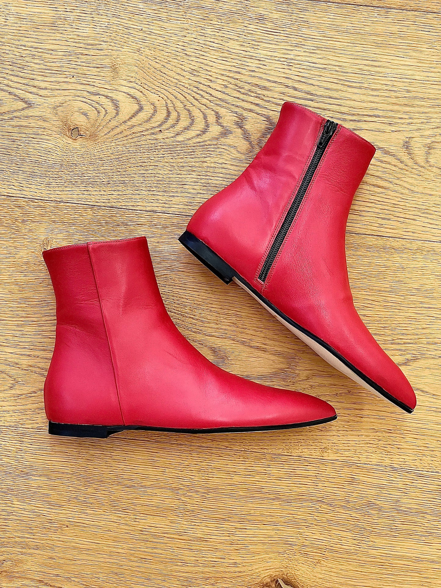 GERRI RED LEATHER
