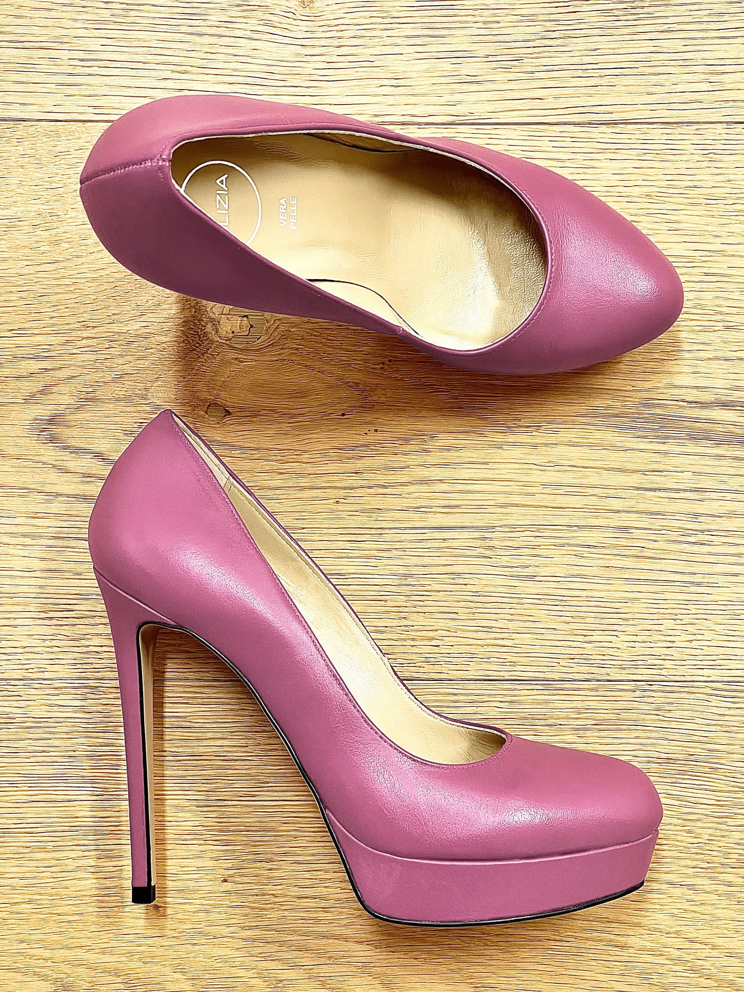 EVEN LILAC LEATHER