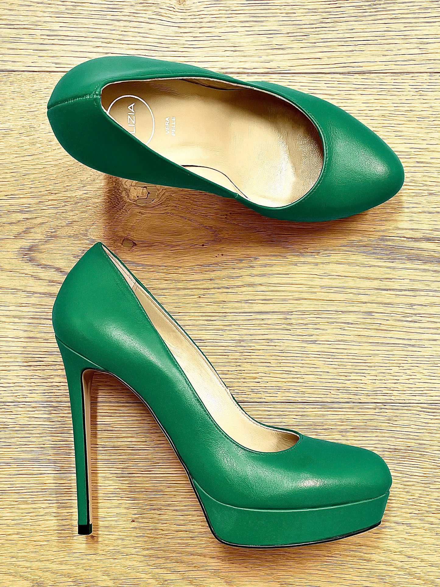 EVEN GREEN LEATHER