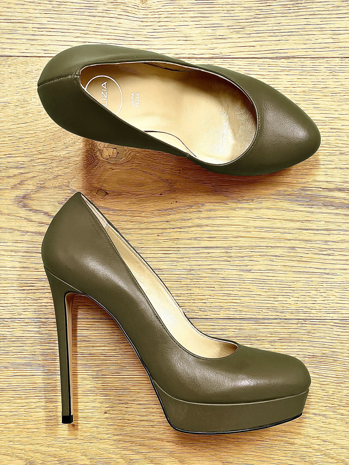 EVEN KHAKI LEATHER