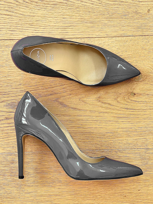 NOE GRAY PATENT LEATHER