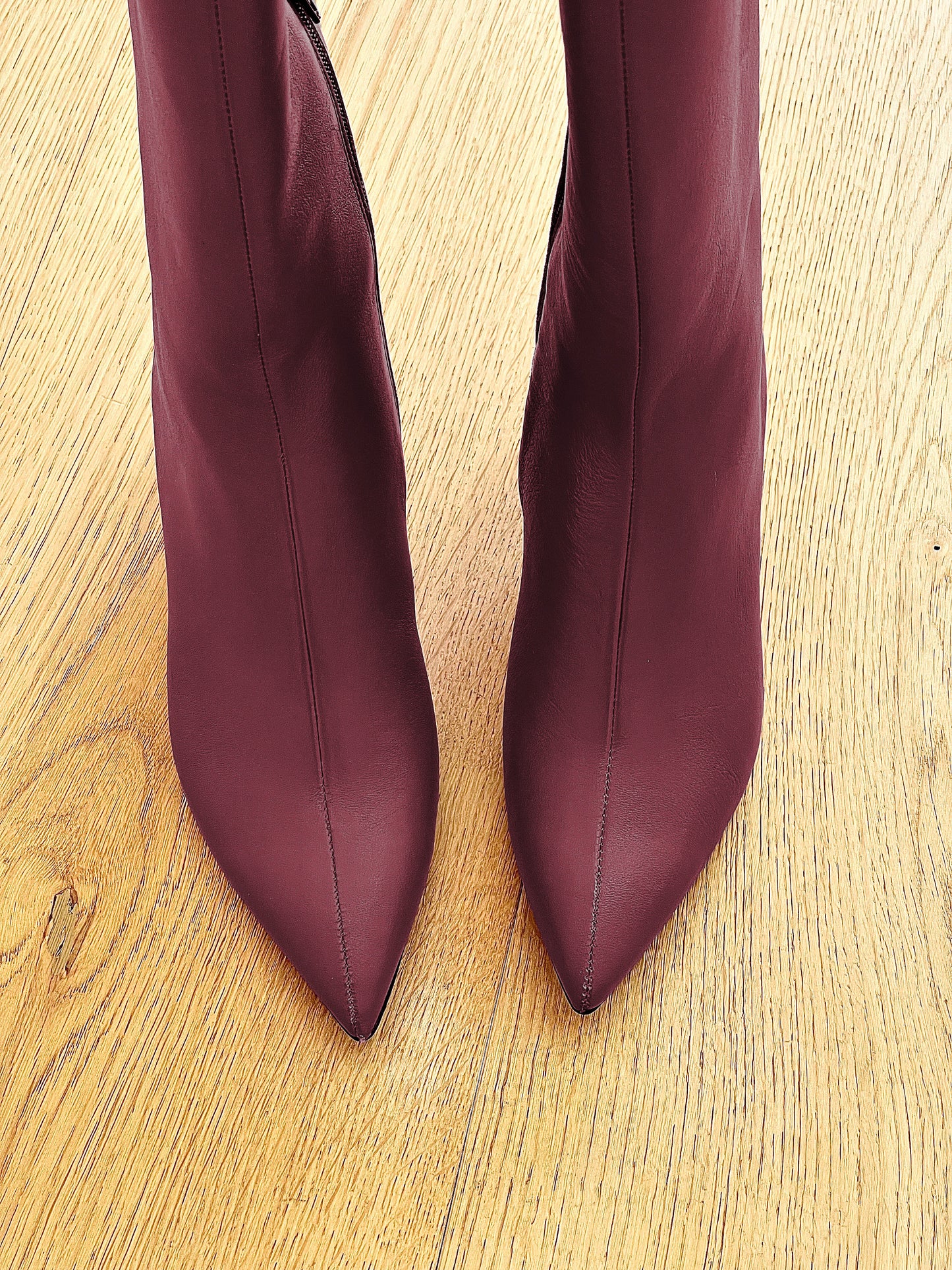 ALFRED BURGUNDY LEATHER