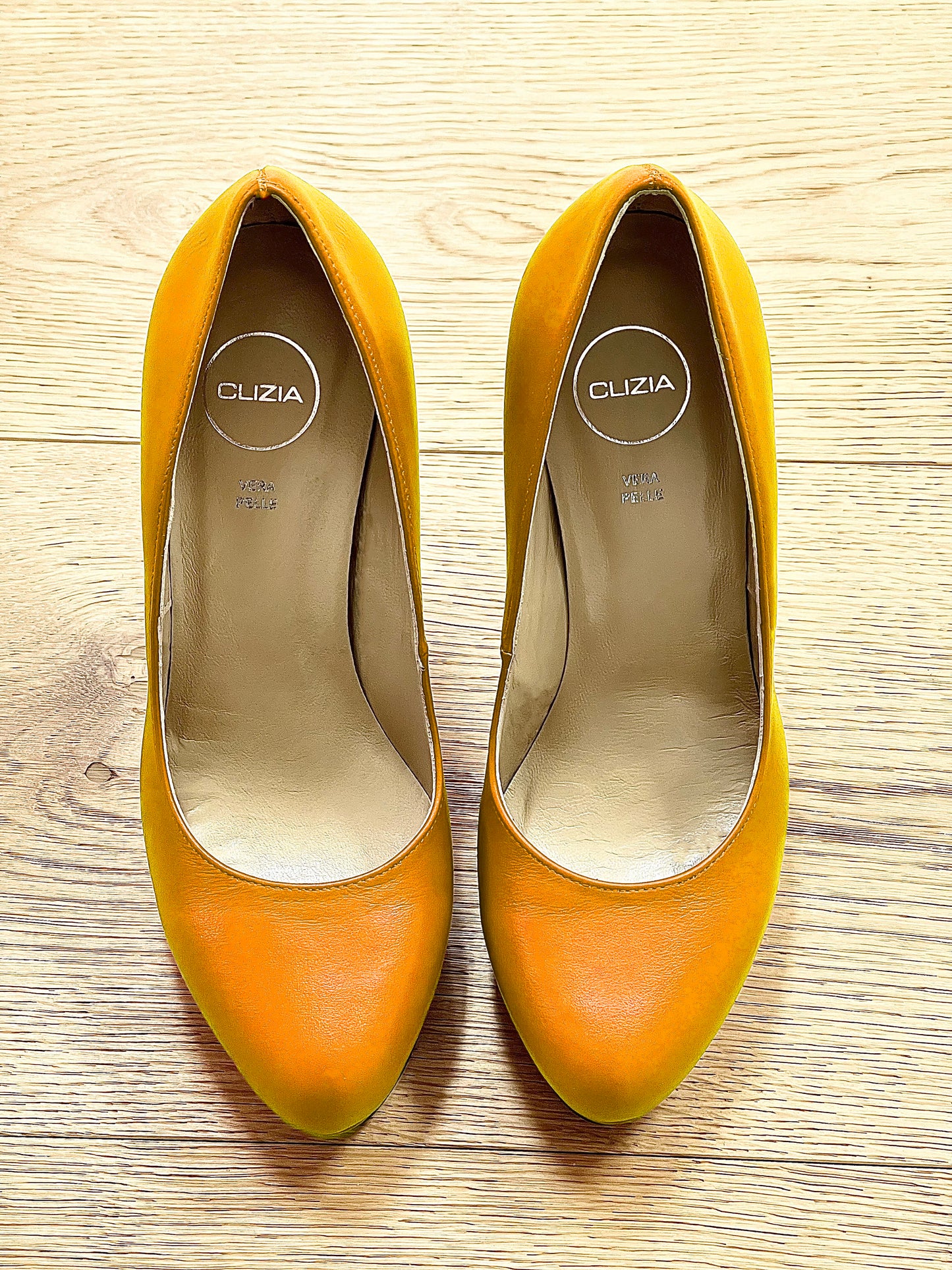 EVEN YELLOW LEATHER