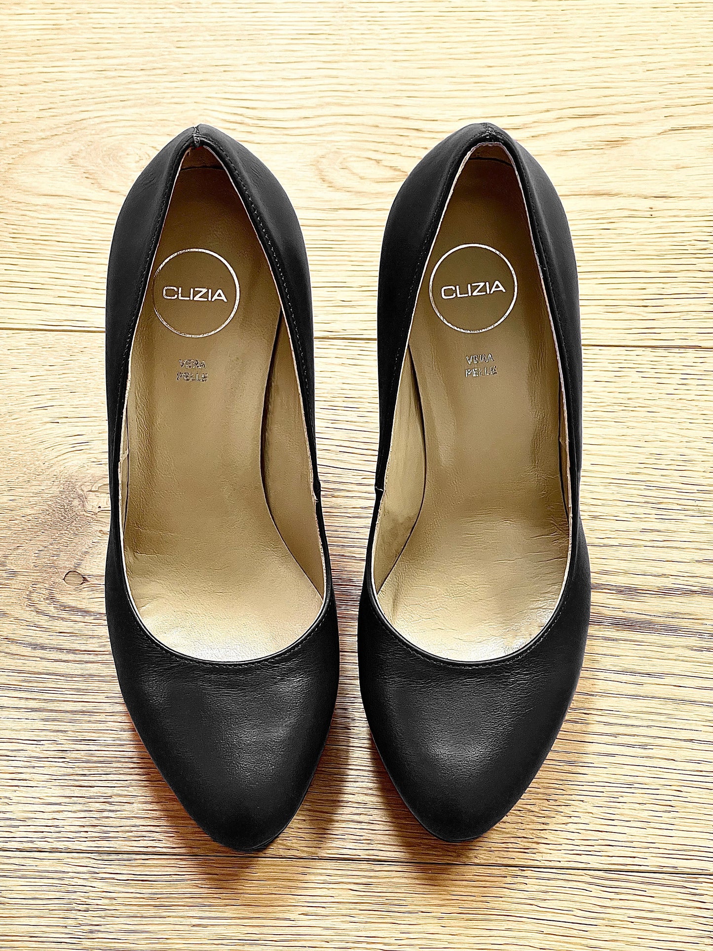 EVEN BLACK LEATHER