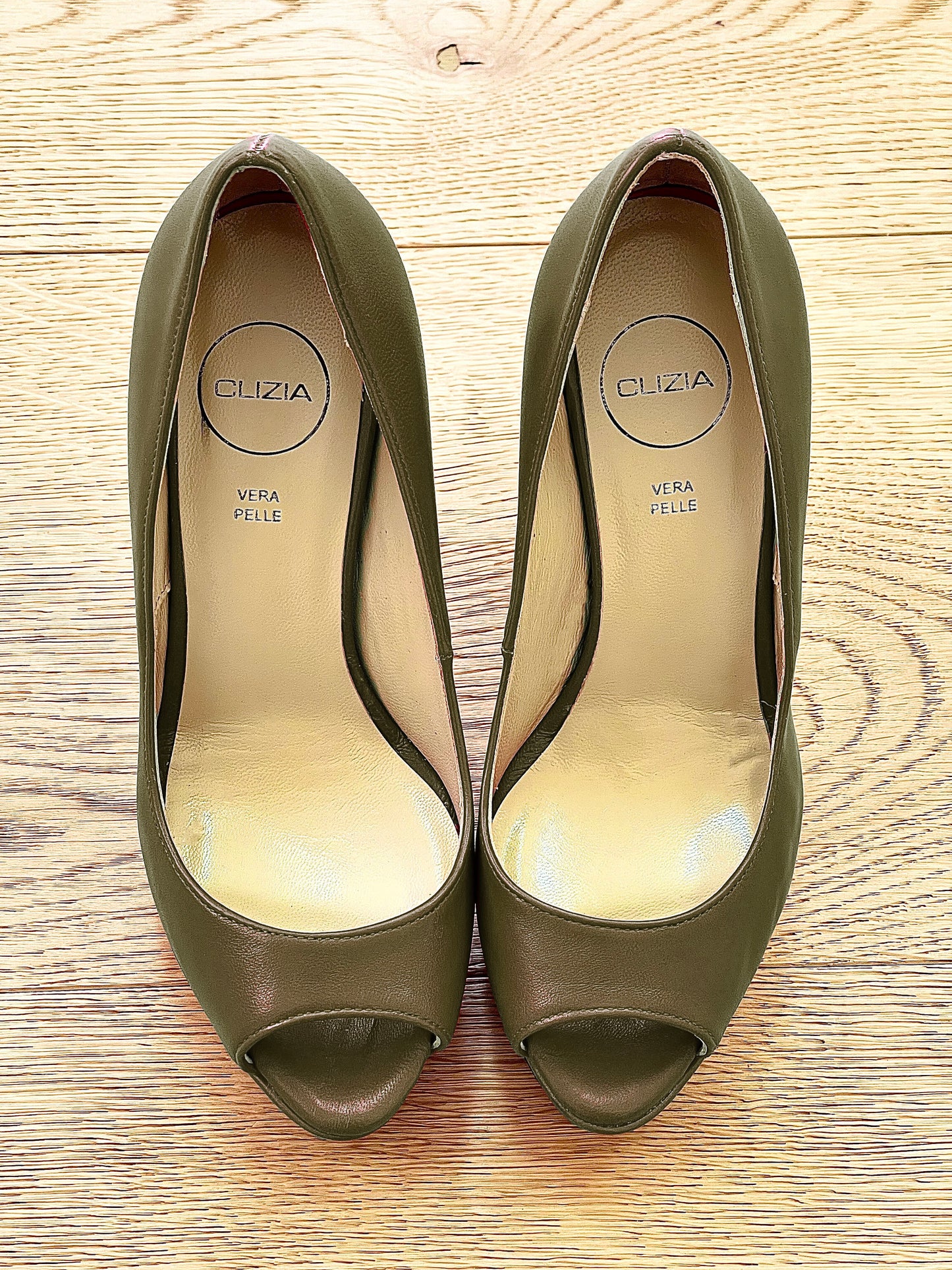 BETA KHAKI LEATHER