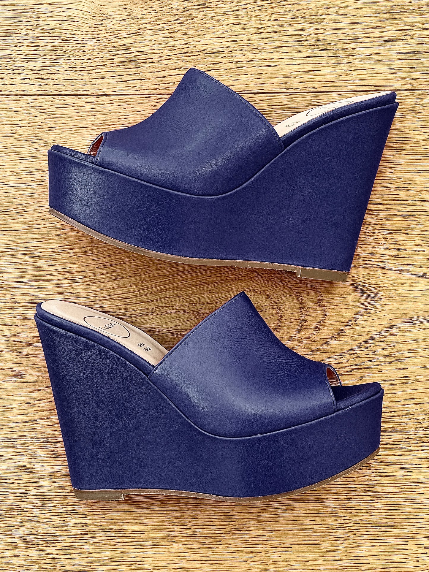 EMMA BLUE LEATHER