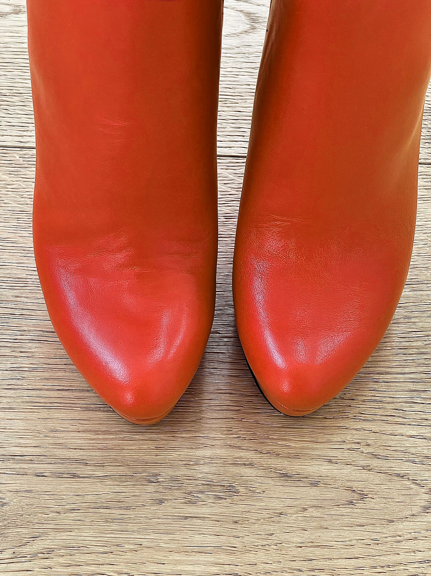 LOREN ORANGE LEATHER