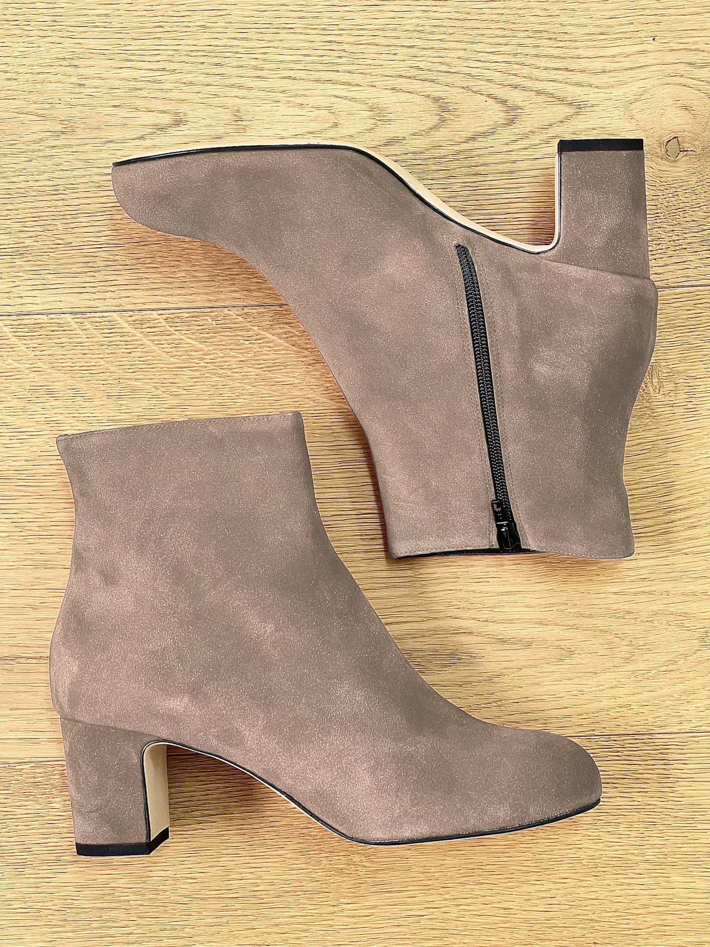 LUCAS DOVE GREY SUEDE