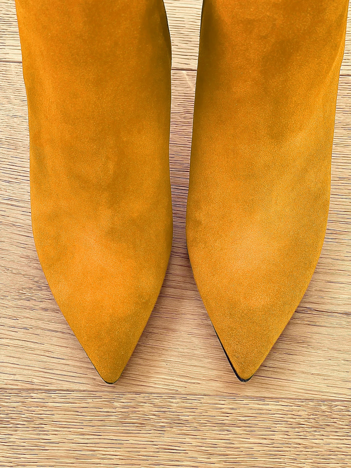 OCHRE SUEDE TITA
