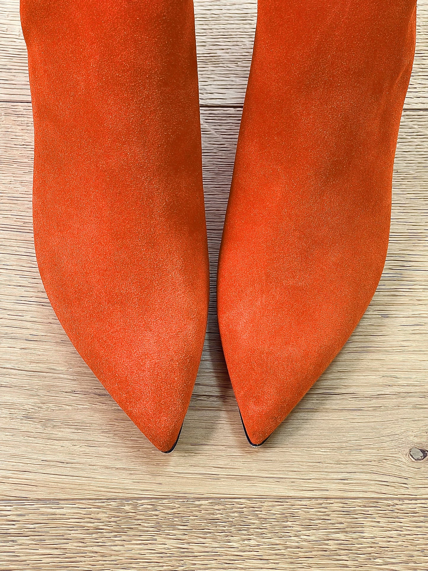 KRYSHA ORANGE SUEDE