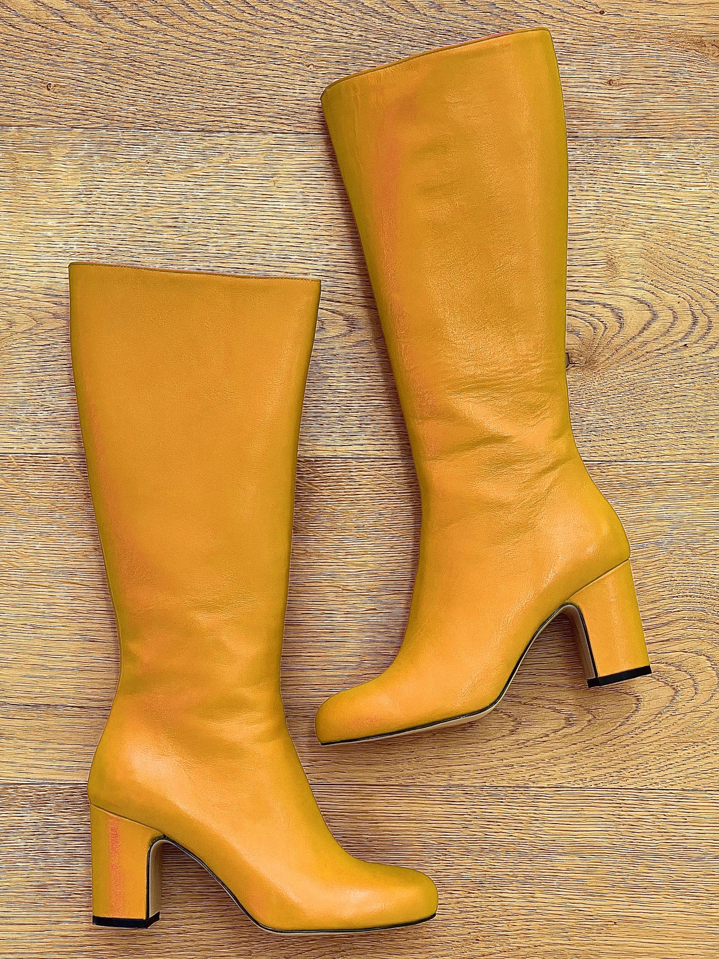 VIENNA OCHRE LEATHER