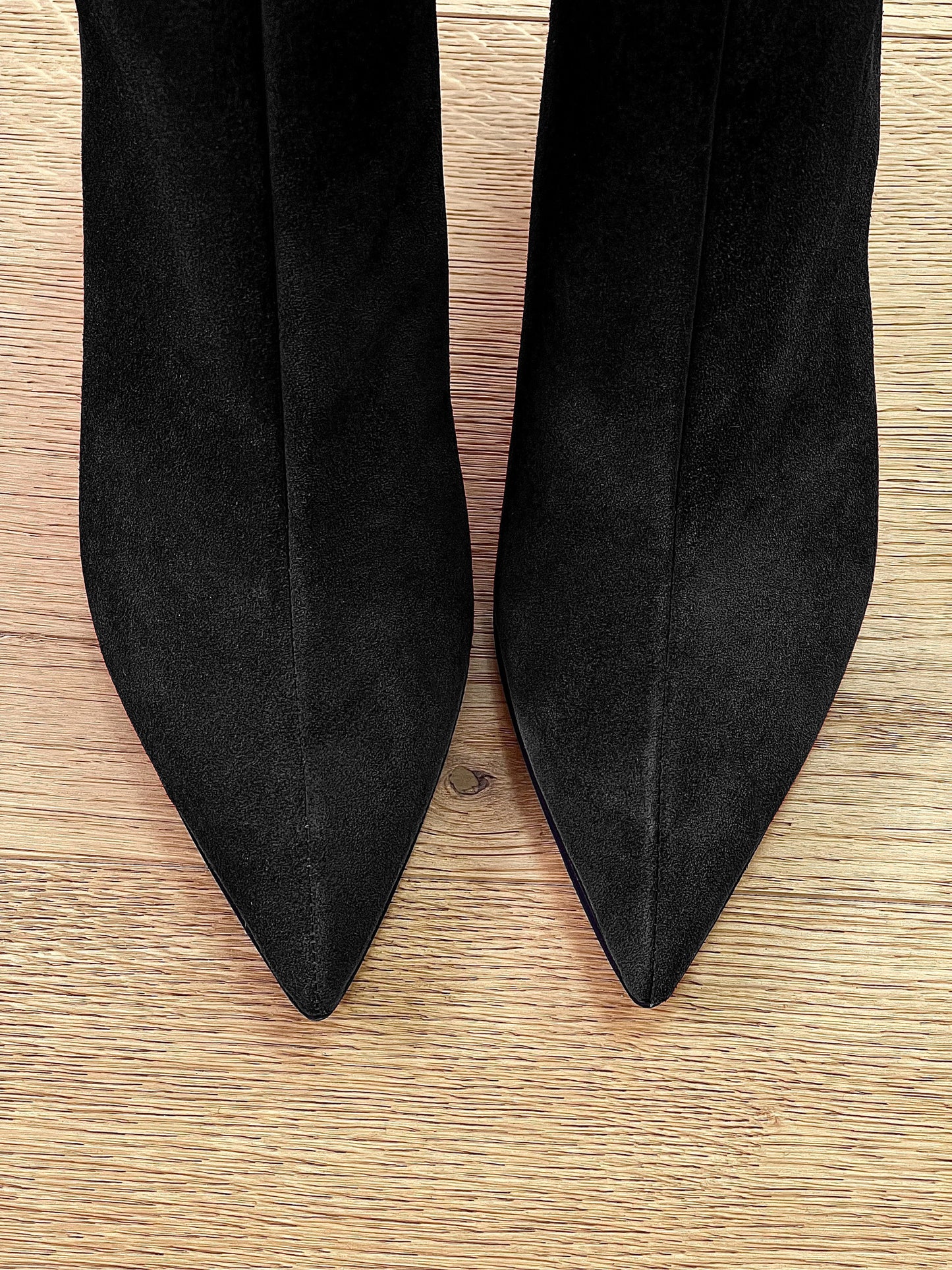 IRIS BLACK SUEDE