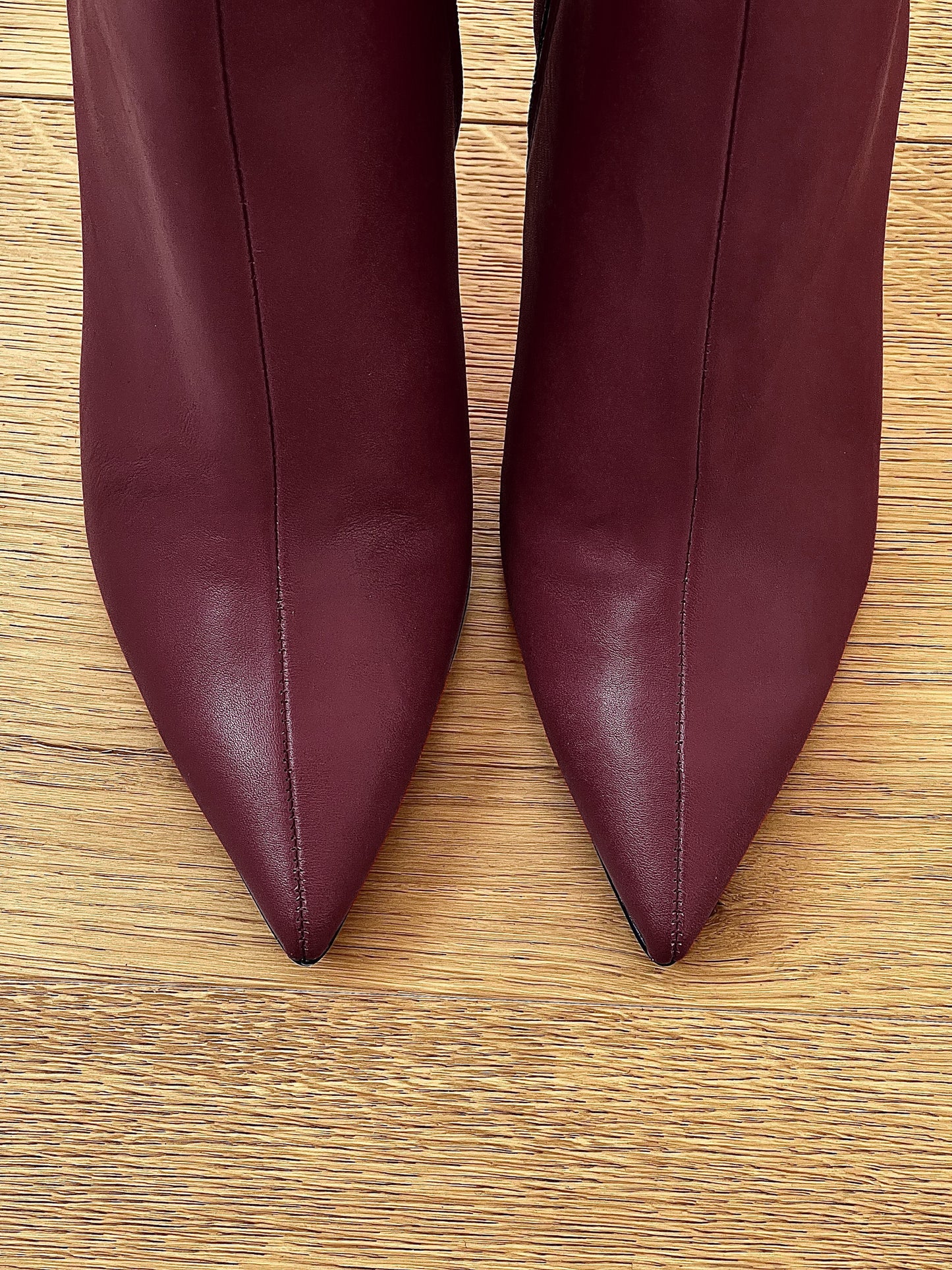 BORN BURGUNDY LEATHER