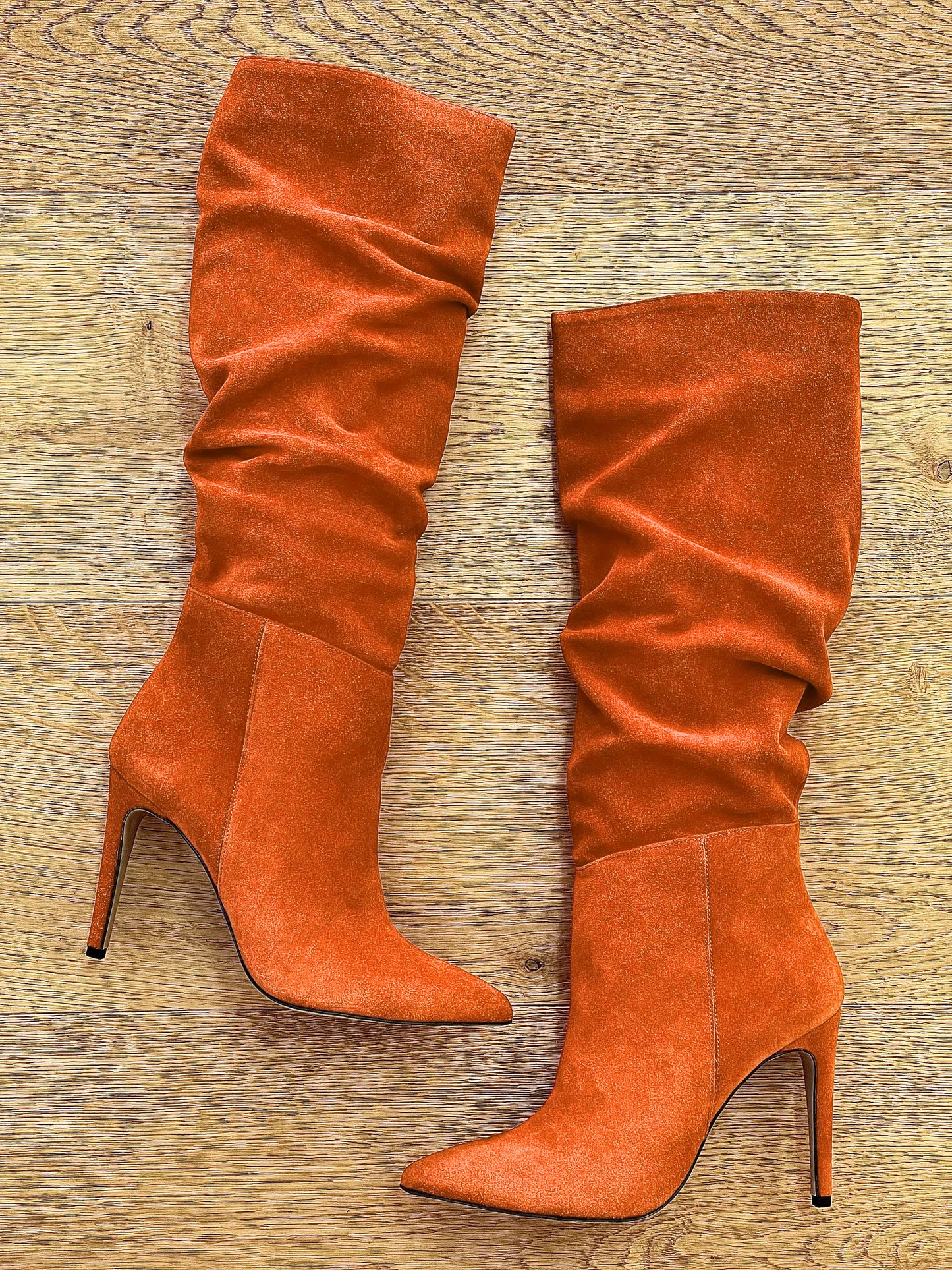 ORANGE SUEDE ARZU