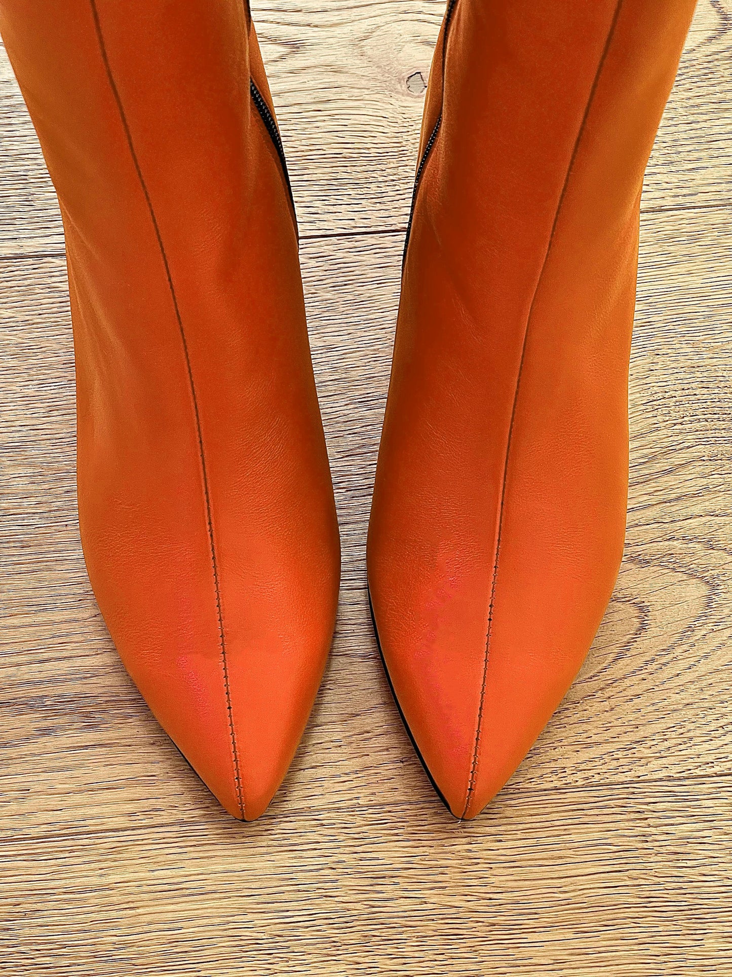 MARK ORANGE LEATHER