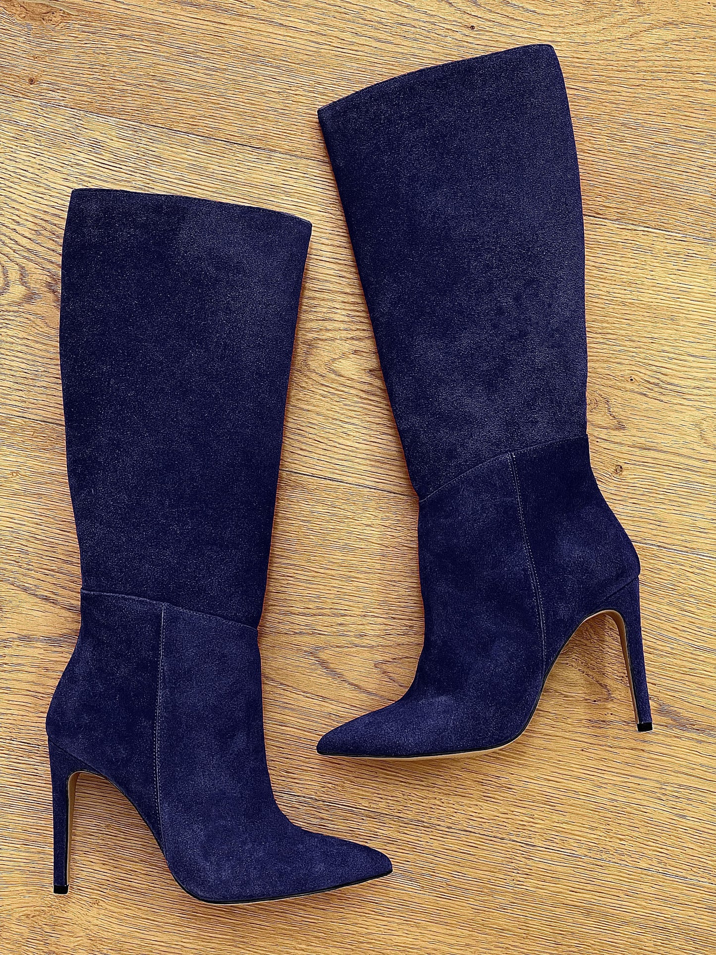 MAYA BLUE SUEDE