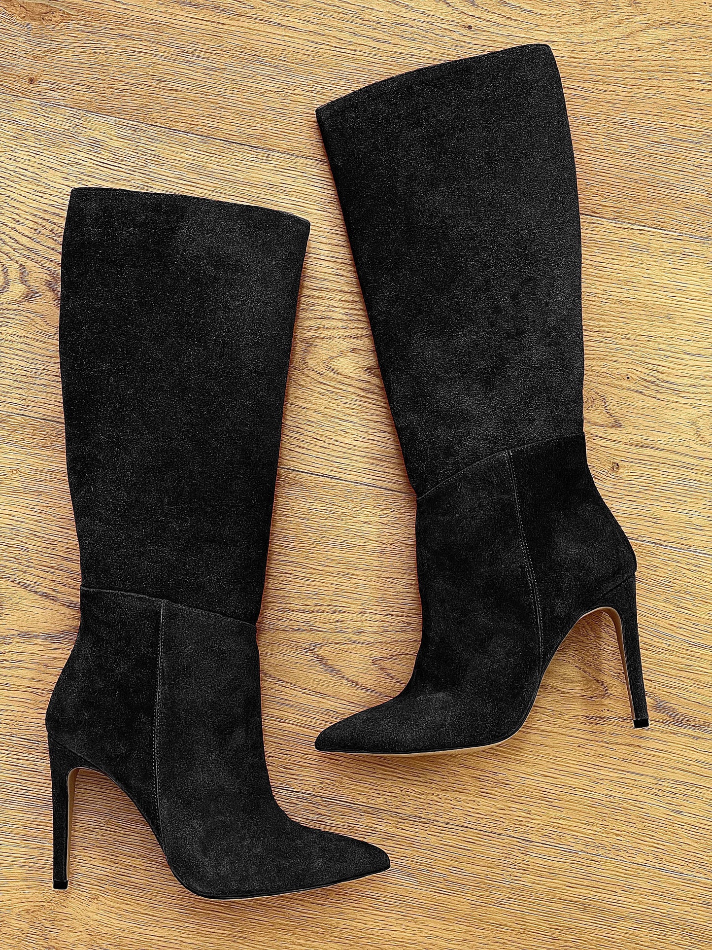 MAYA BLACK SUEDE
