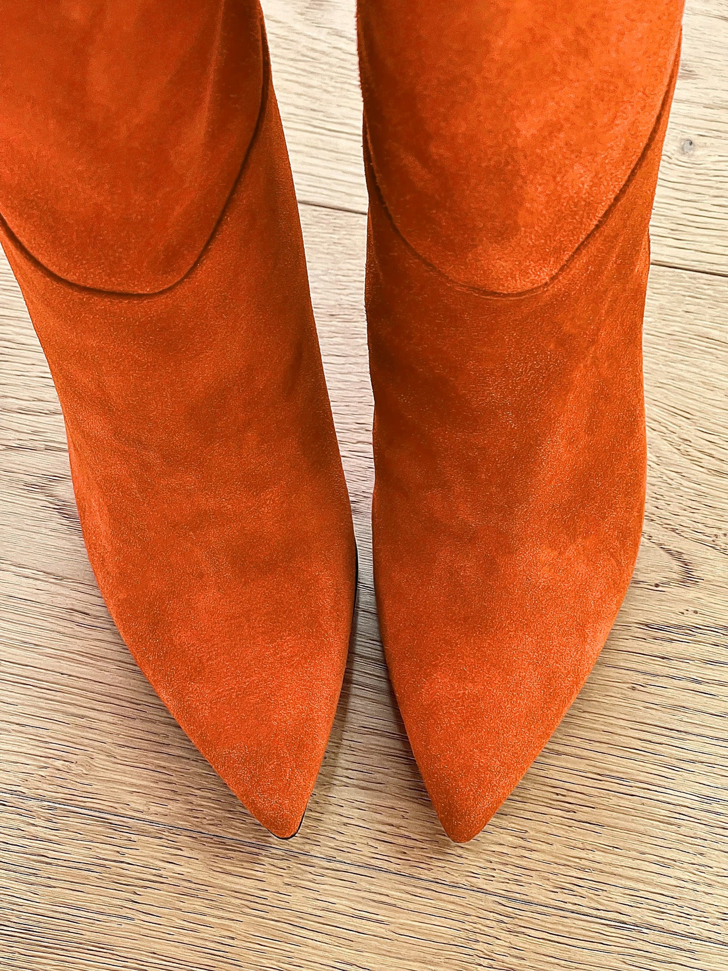 MAYA ORANGE SUEDE