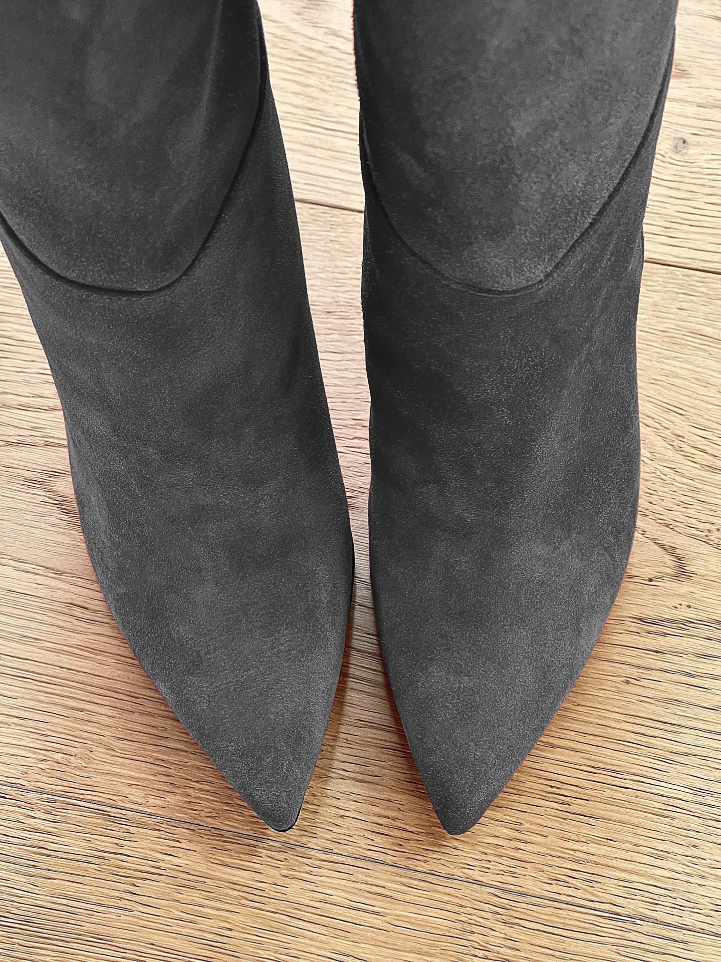 MAYA GREY SUEDE