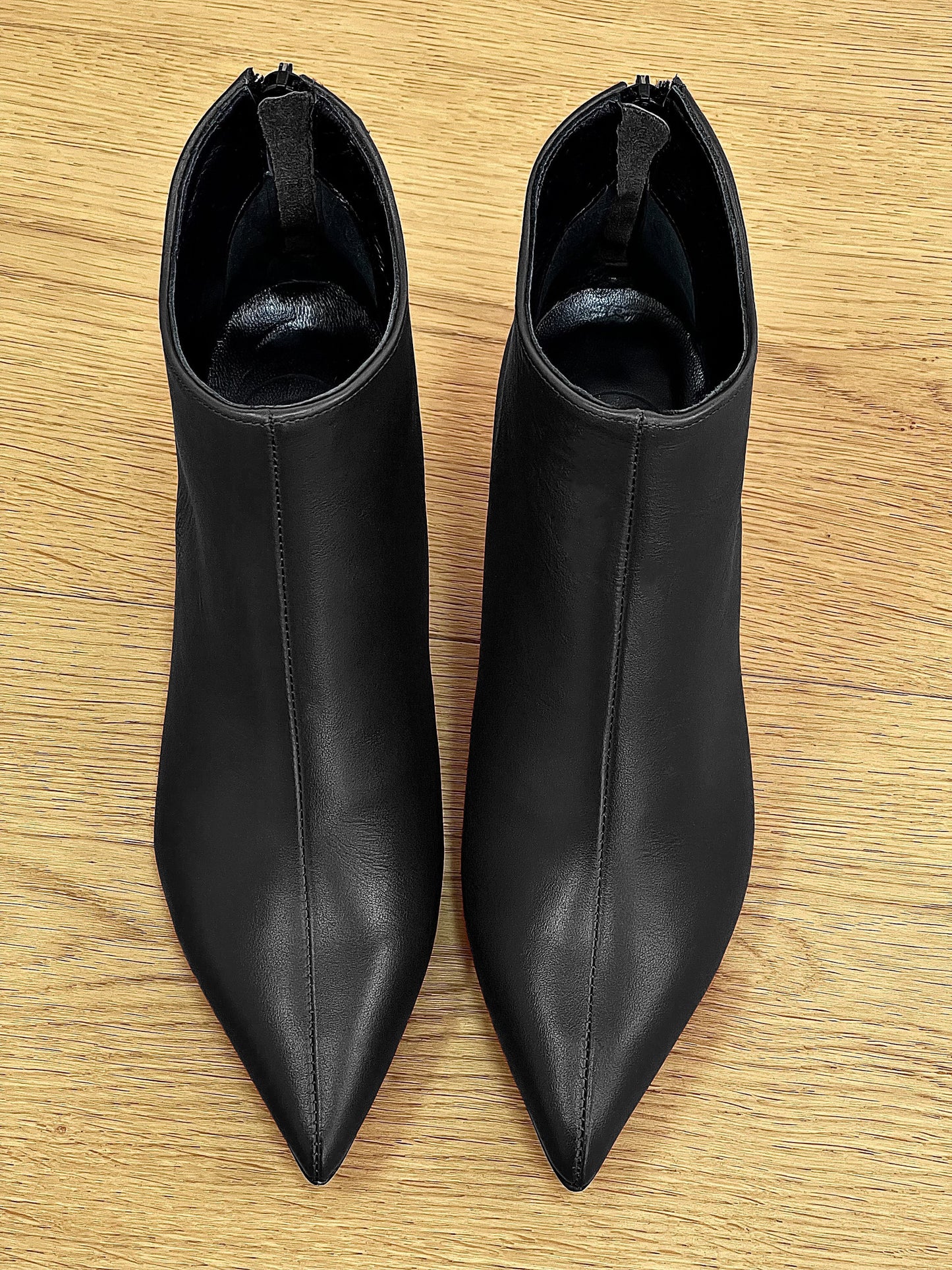 GHITA LEATHER BLACK