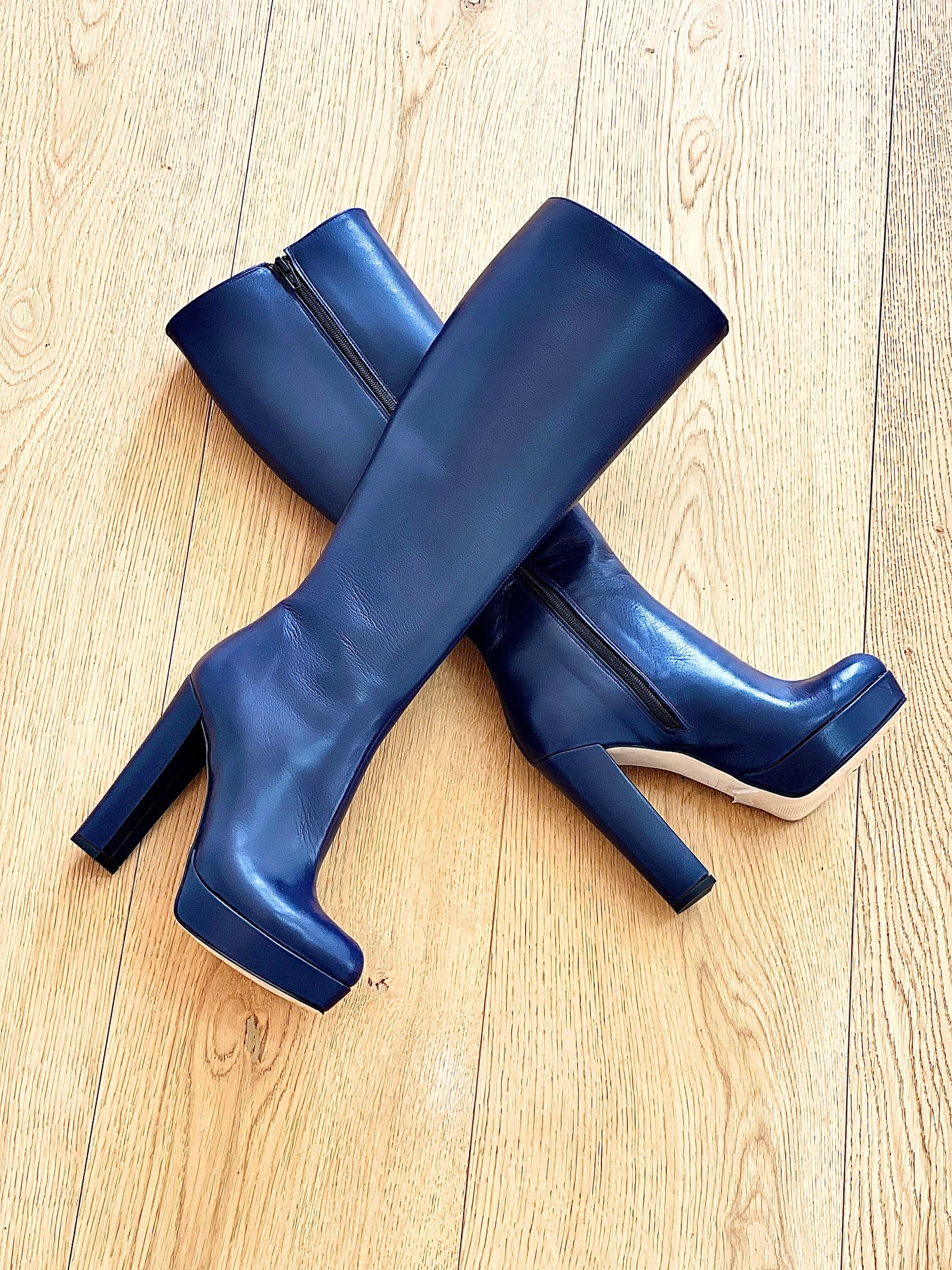 SAVANNAH BLUE LEATHER