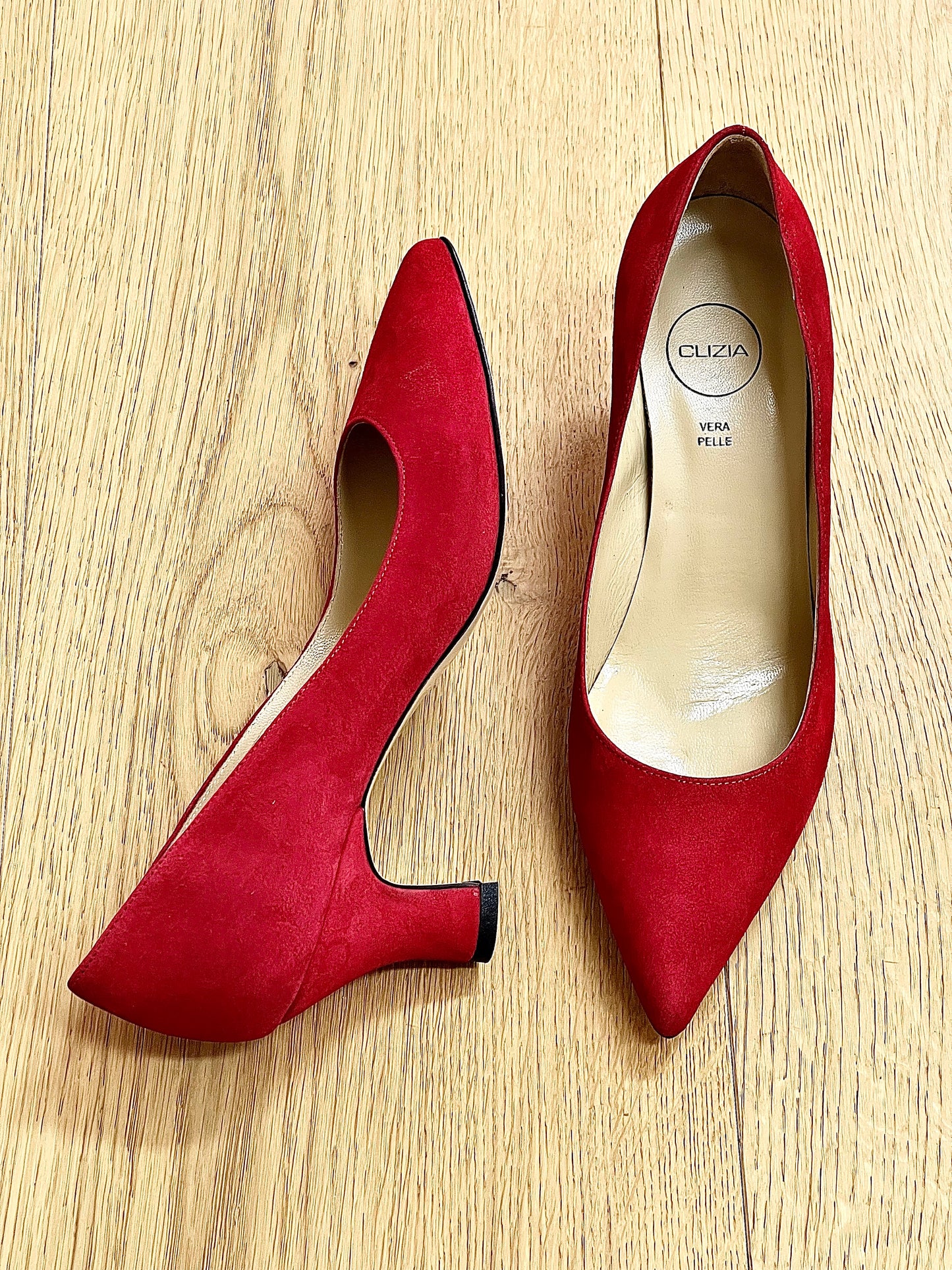 DANCE RED SUEDE