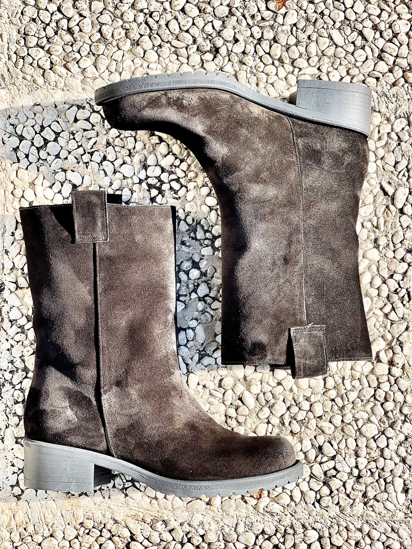 ATLAS BLACK SUEDE