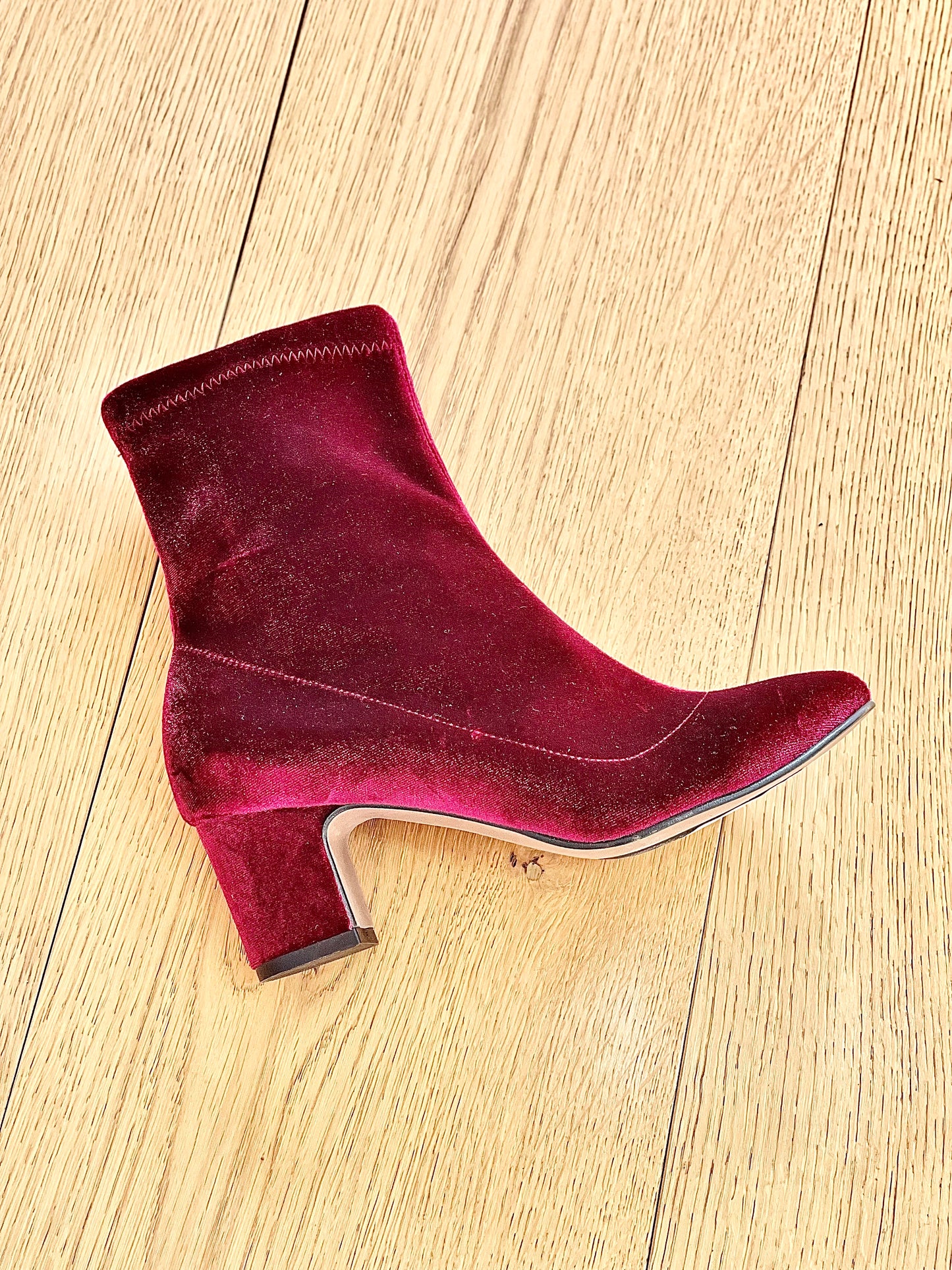 BURGUNDY VELVET GENERATION