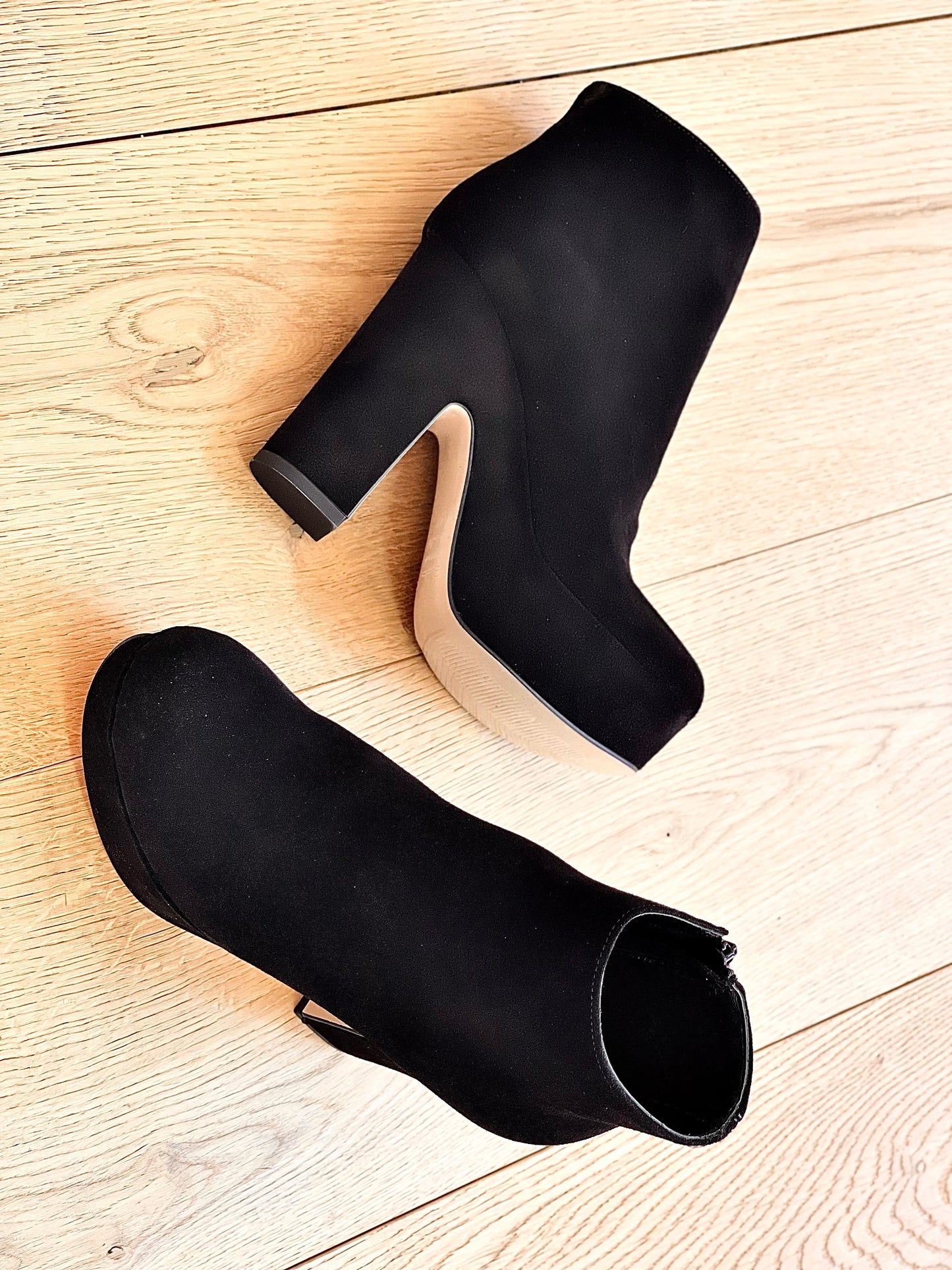 TURAN BLACK SUEDE
