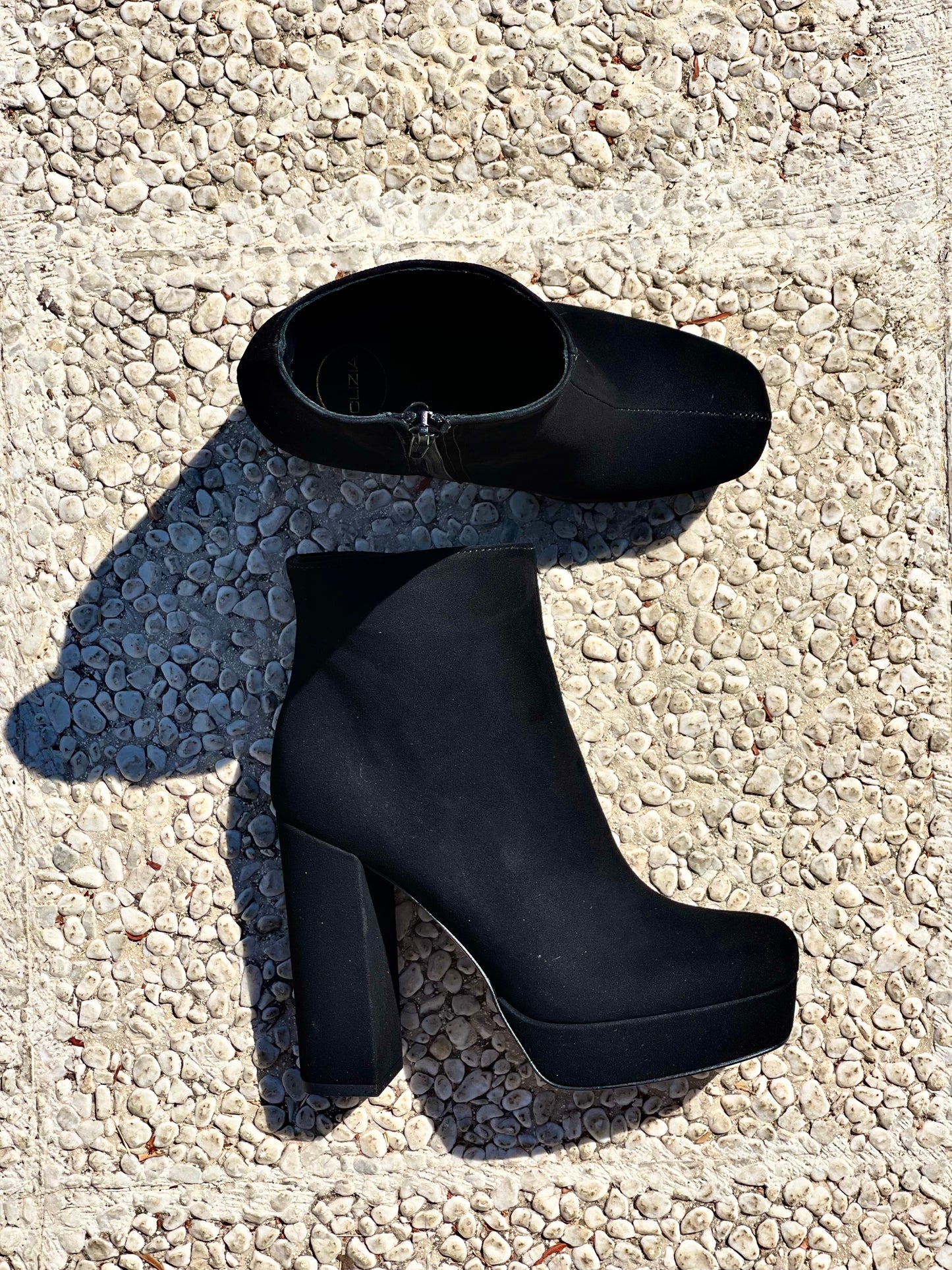 DETROIT BLACK SUEDE