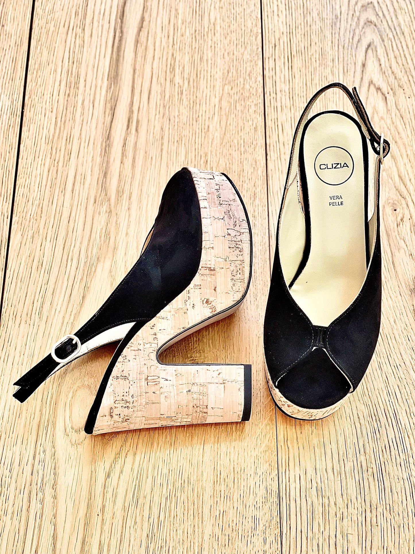 SEUL BLACK SUEDE