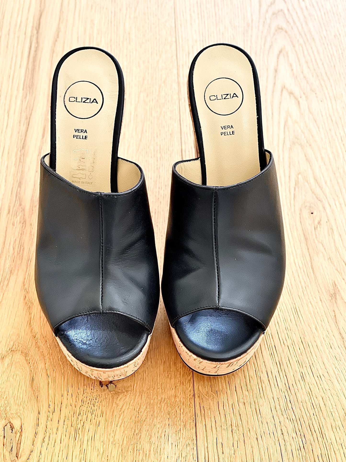 BANGKOK BLACK CORK