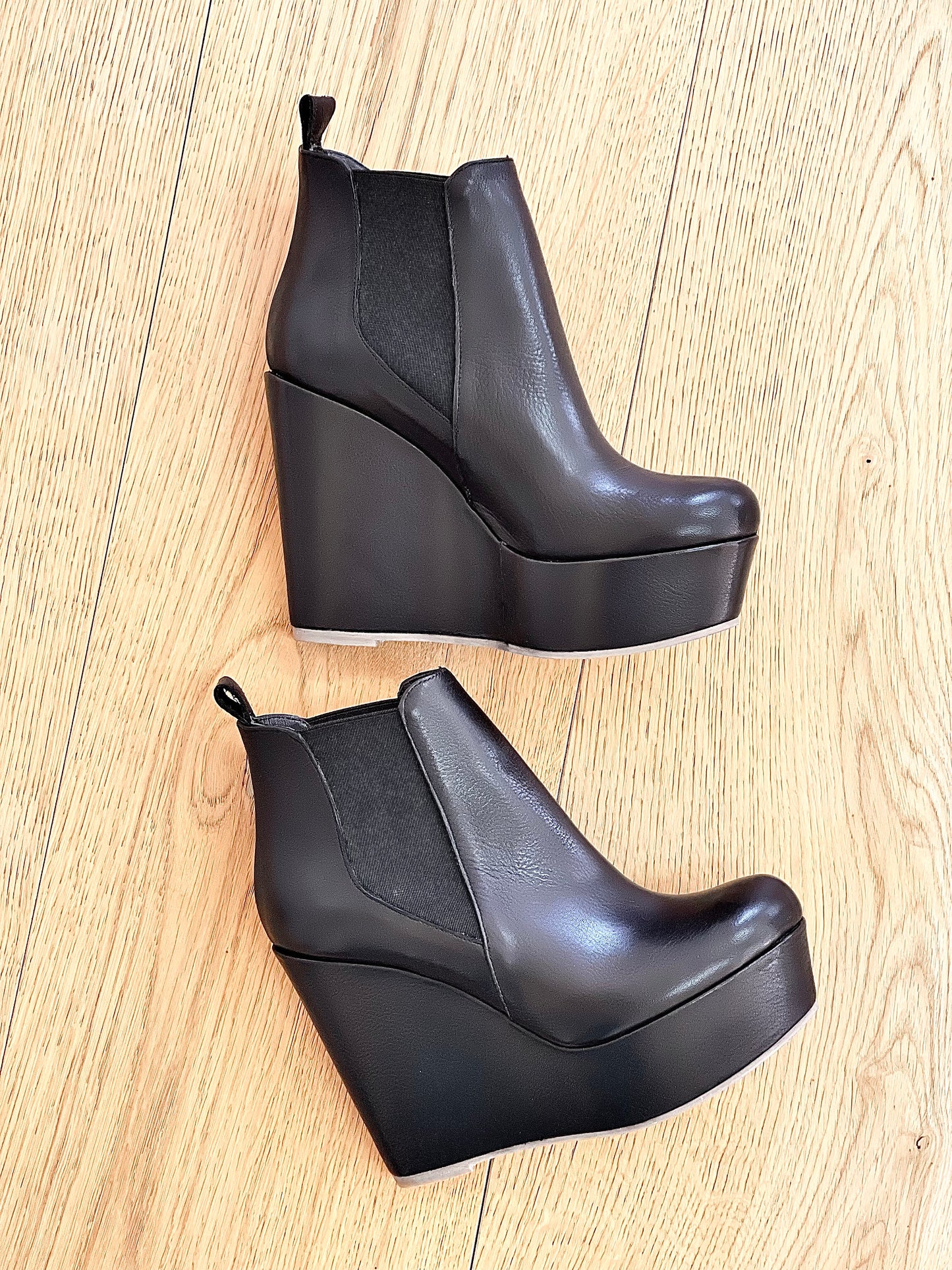 BALTIC LEATHER BLACK