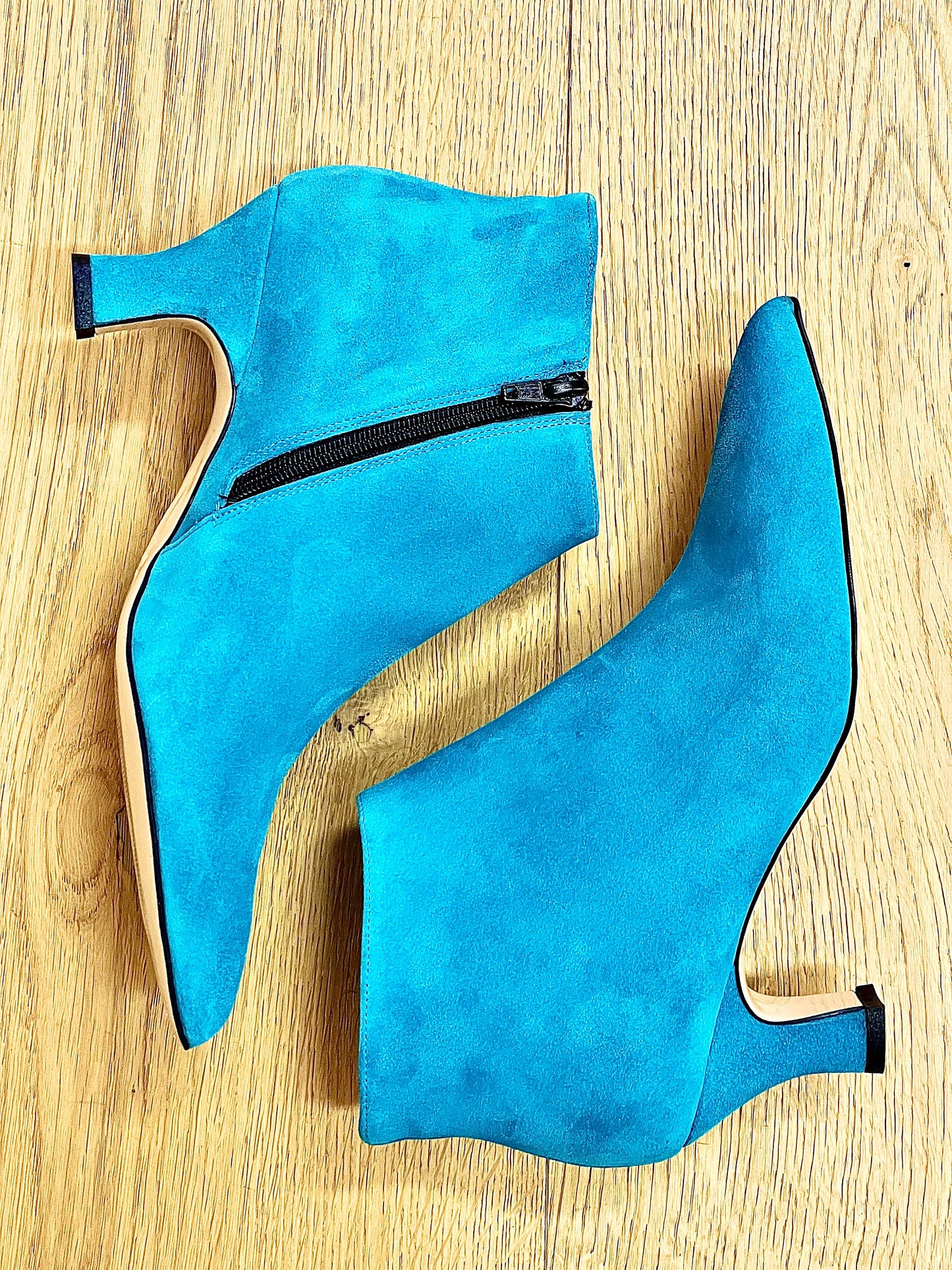 TURQUOISE SUEDE NICK