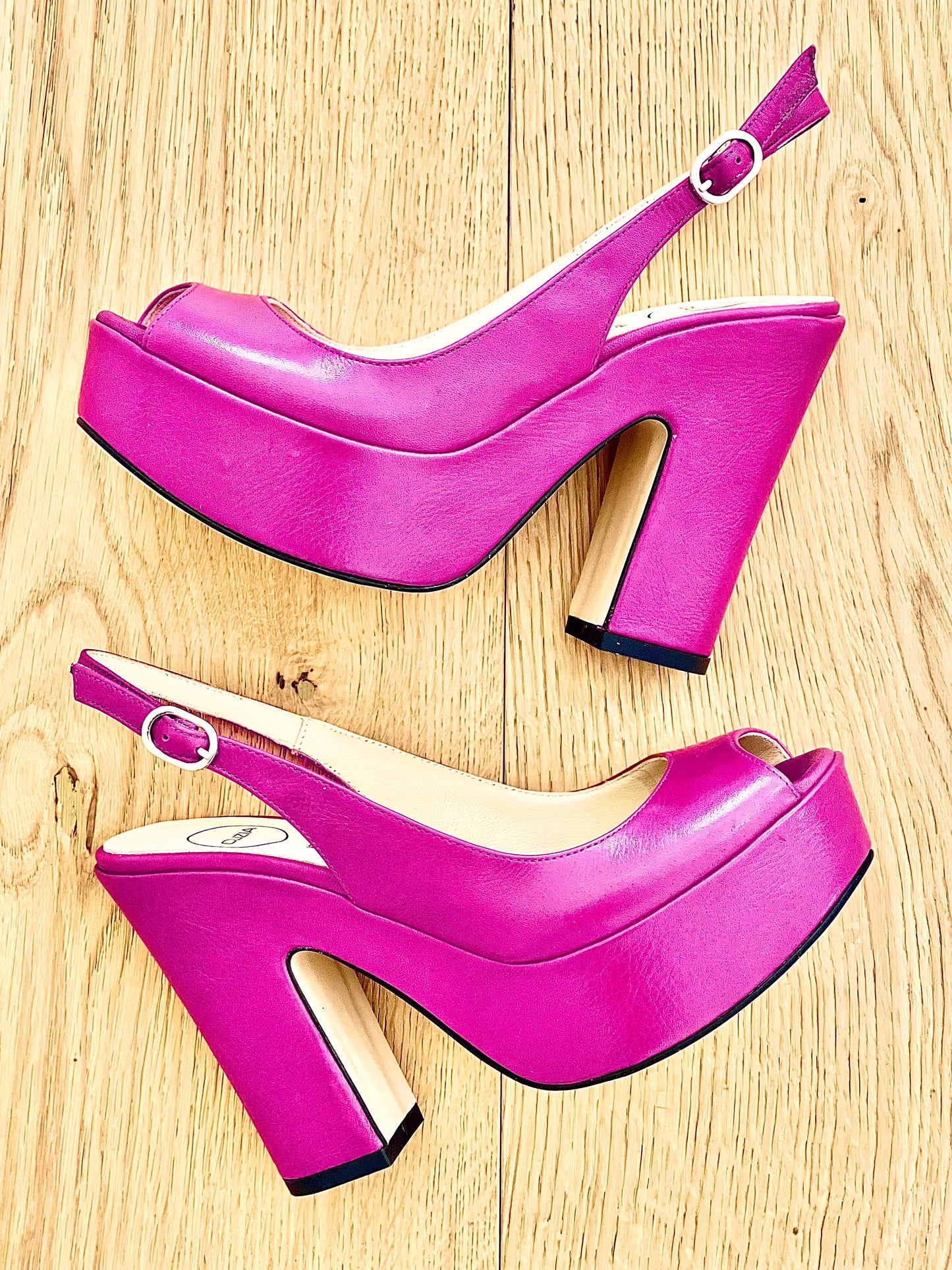 HELLEN FUCHSIA LEATHER