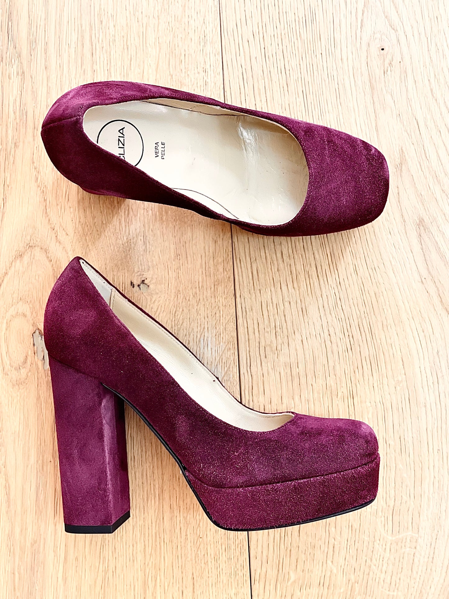 BURGUNDY SUEDE KATA