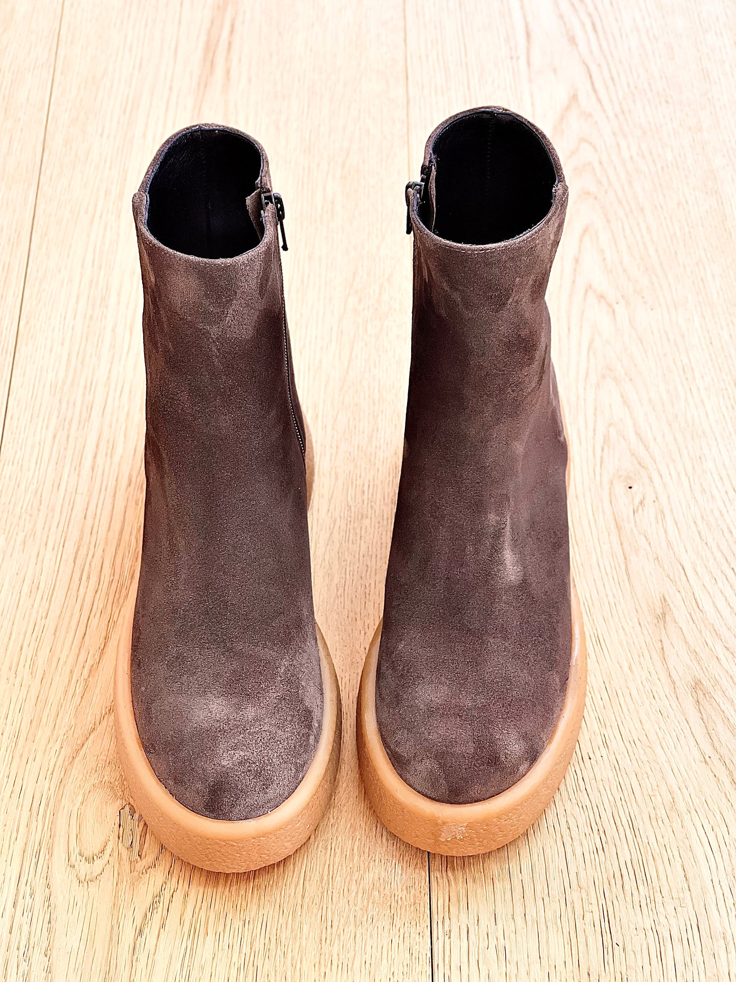 TRAVIS SUEDE BROWN