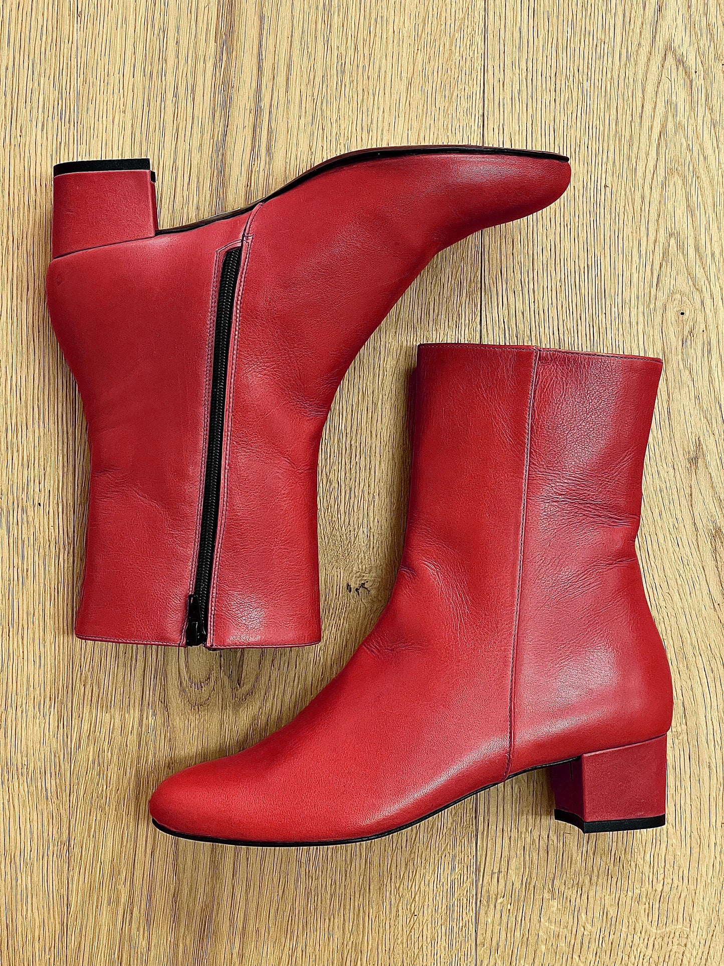 MAXIM RED LEATHER
