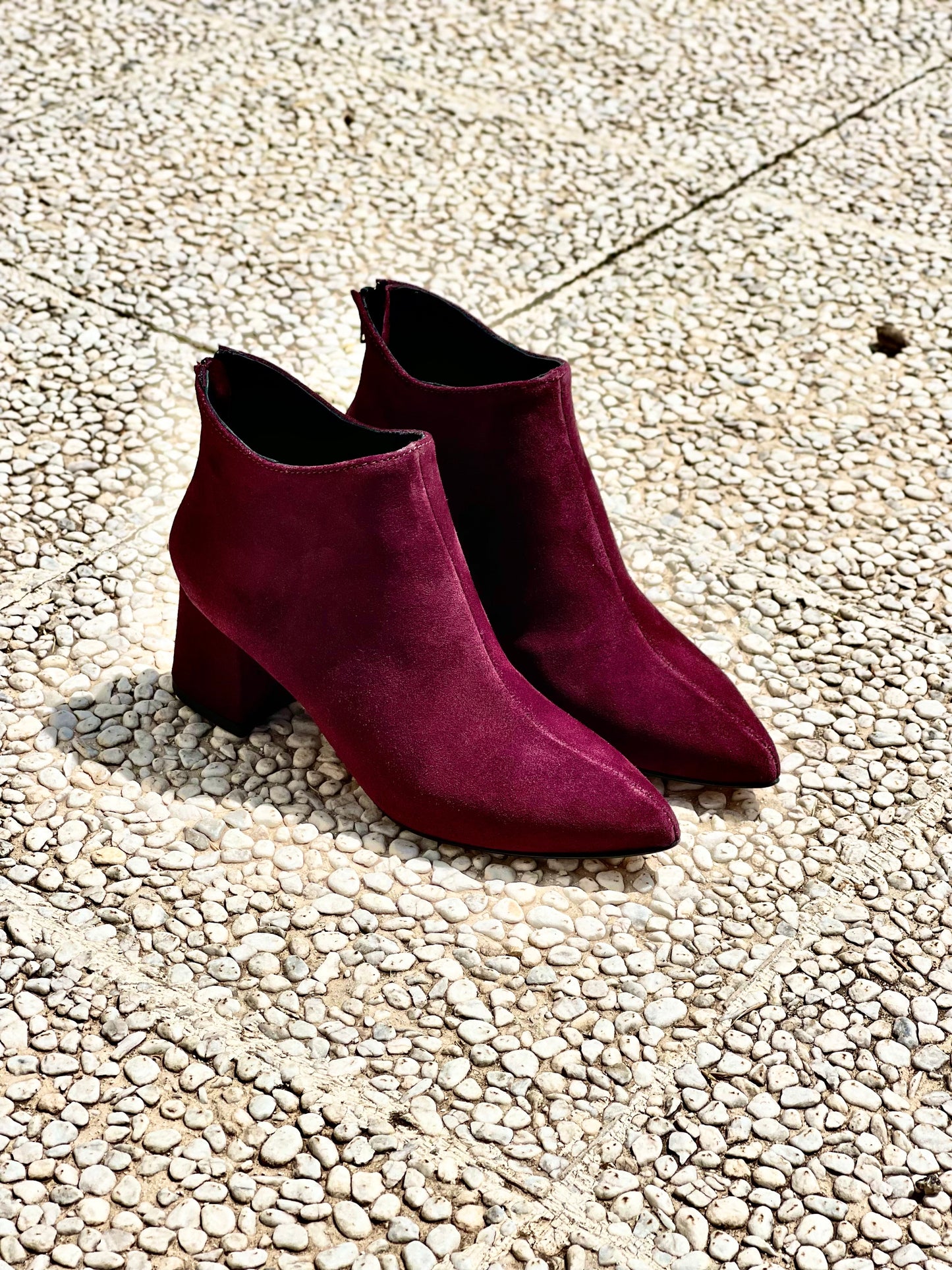 FUNNY BURGUNDY SUEDE