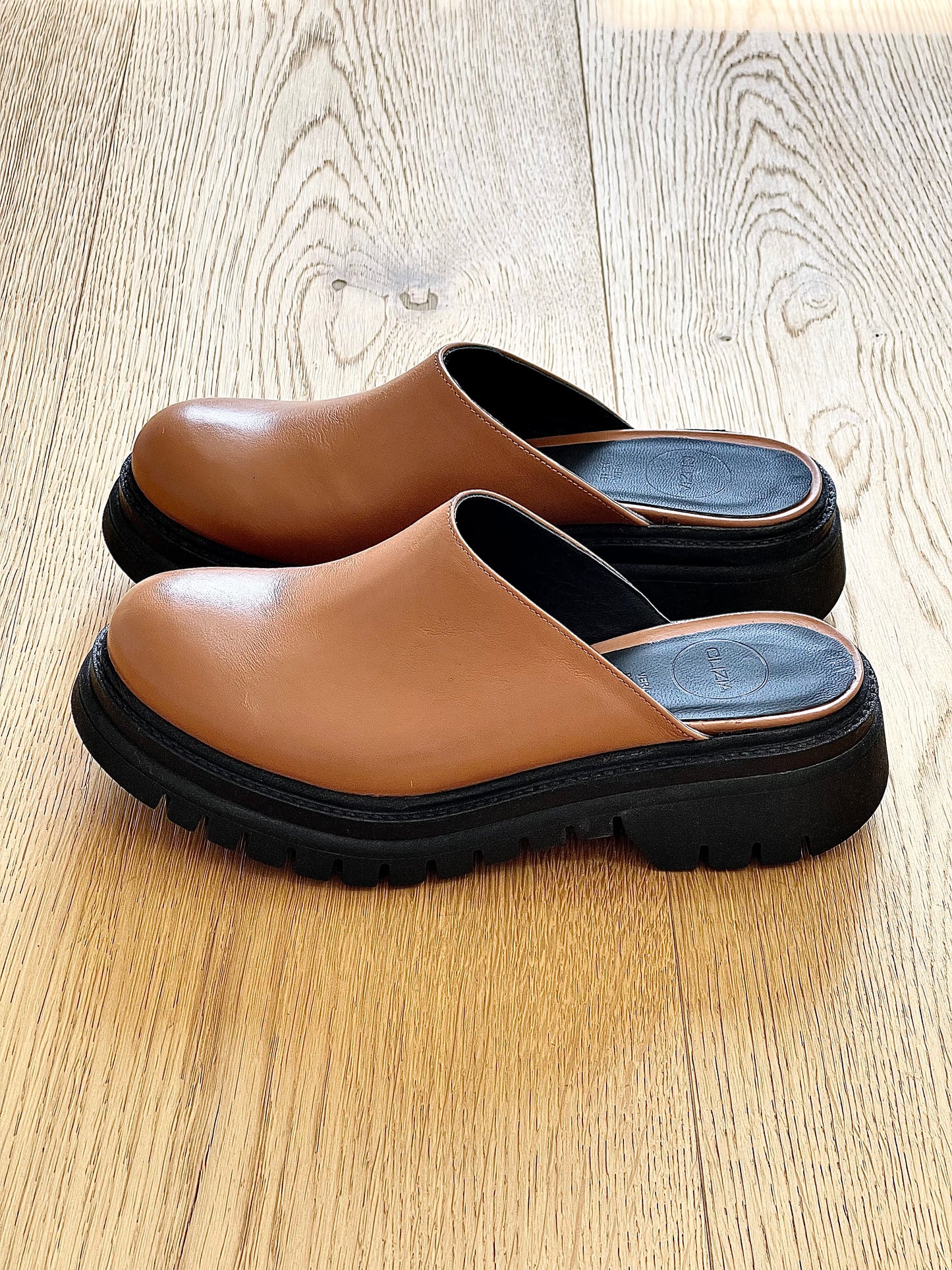 EXOTIC COGNAC LEATHER