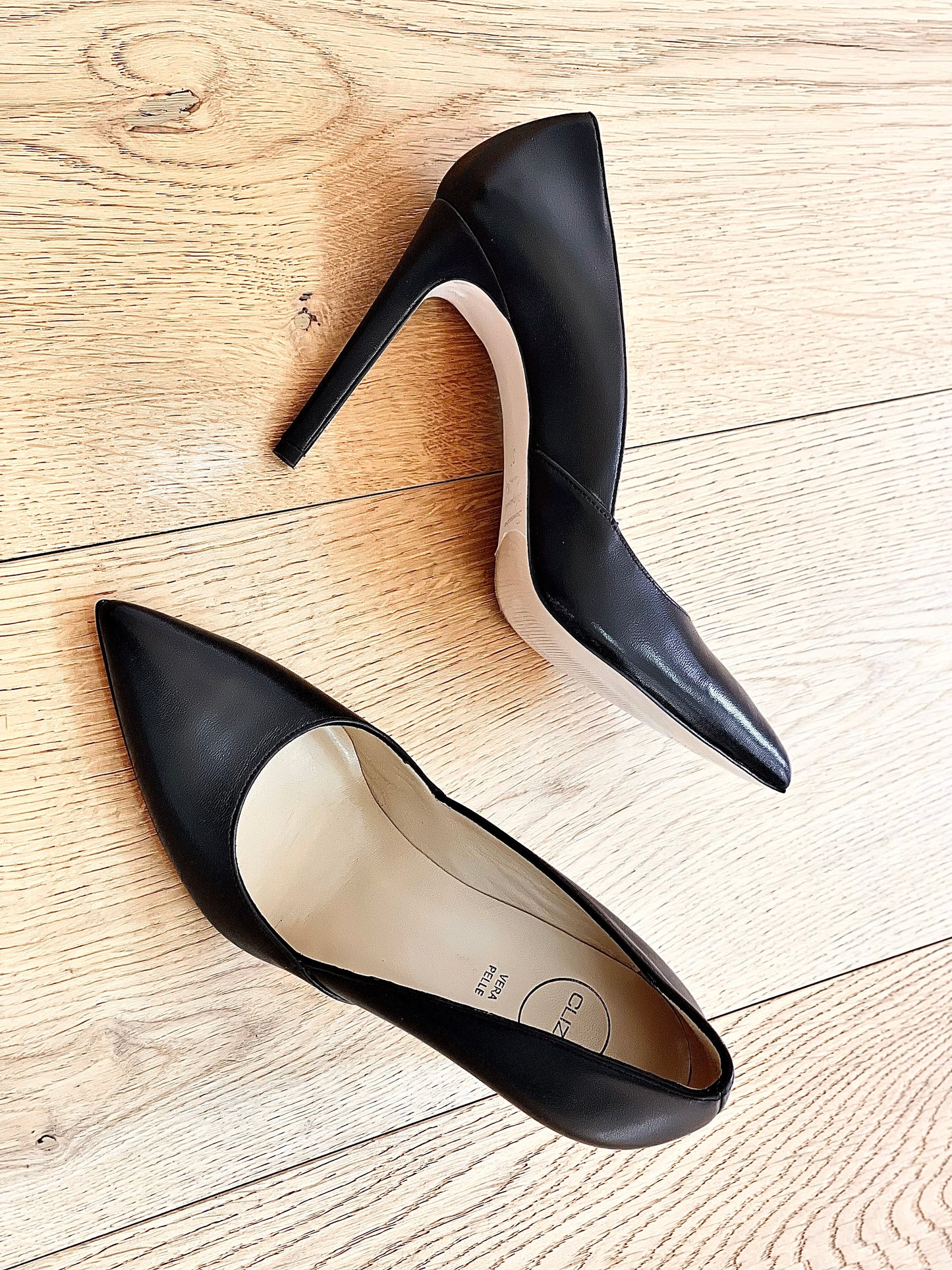 YAKINA LEATHER BLACK