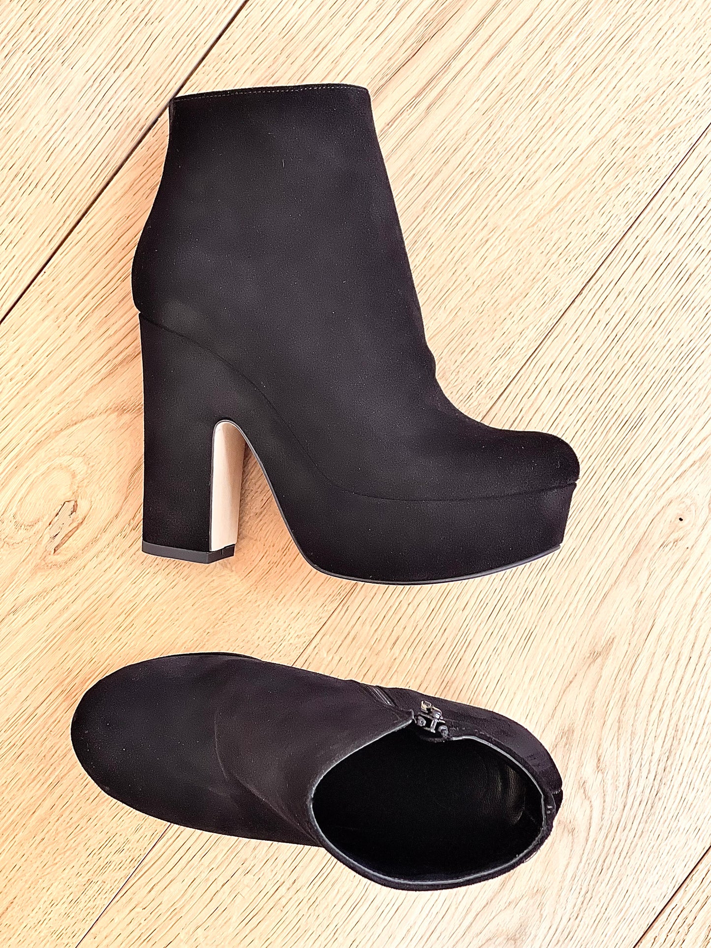 TURAN BLACK SUEDE