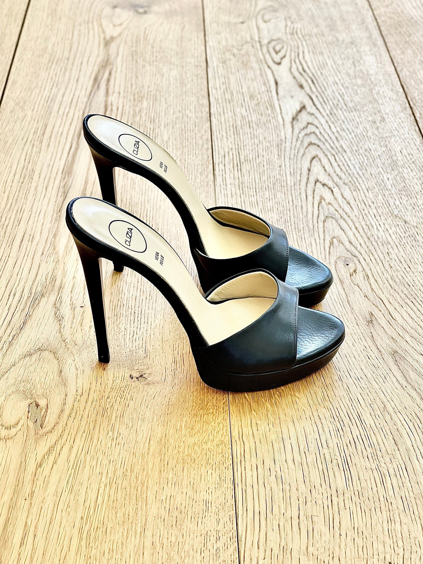PRISCILLA LEATHER BLACK