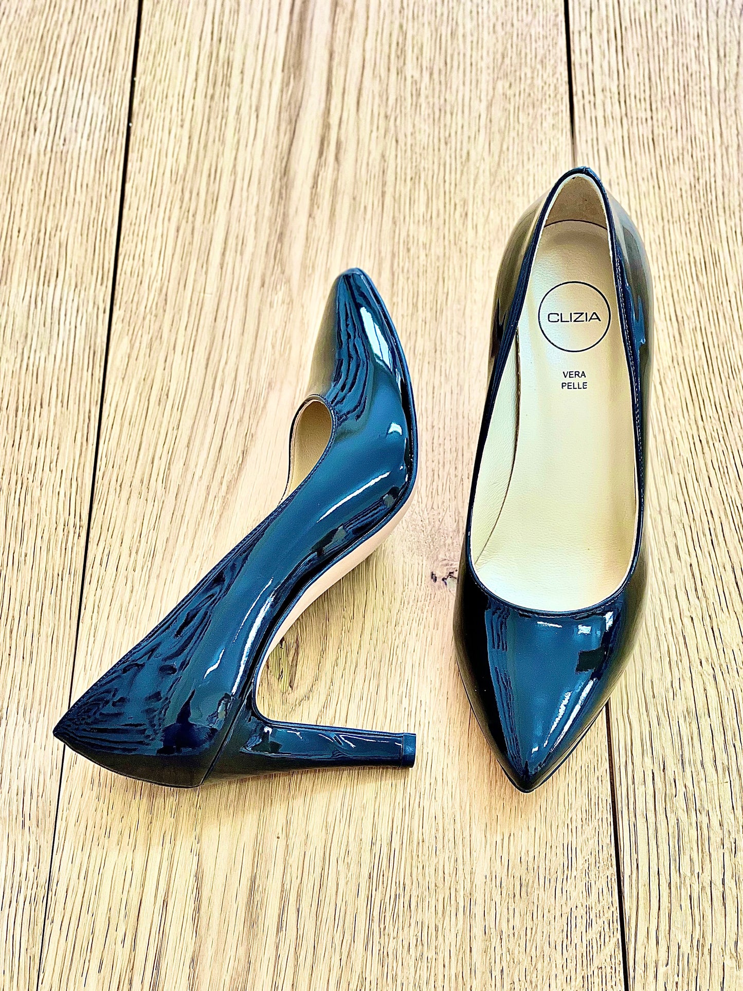EMY BLACK PATENT LEATHER