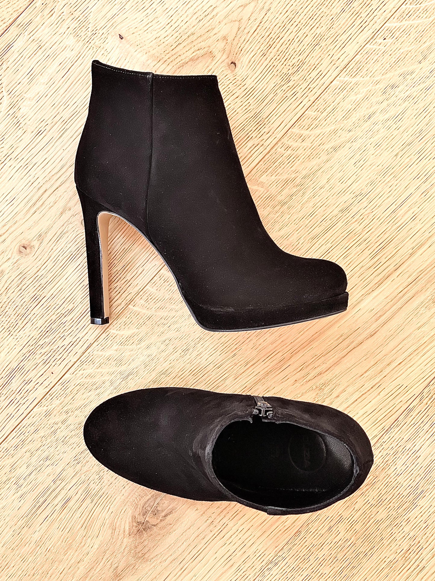 JIM BLACK SUEDE