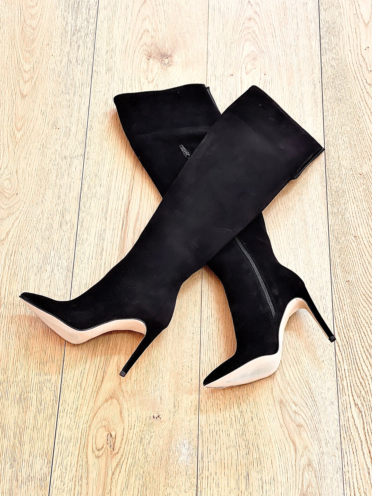 RONNY BLACK SUEDE