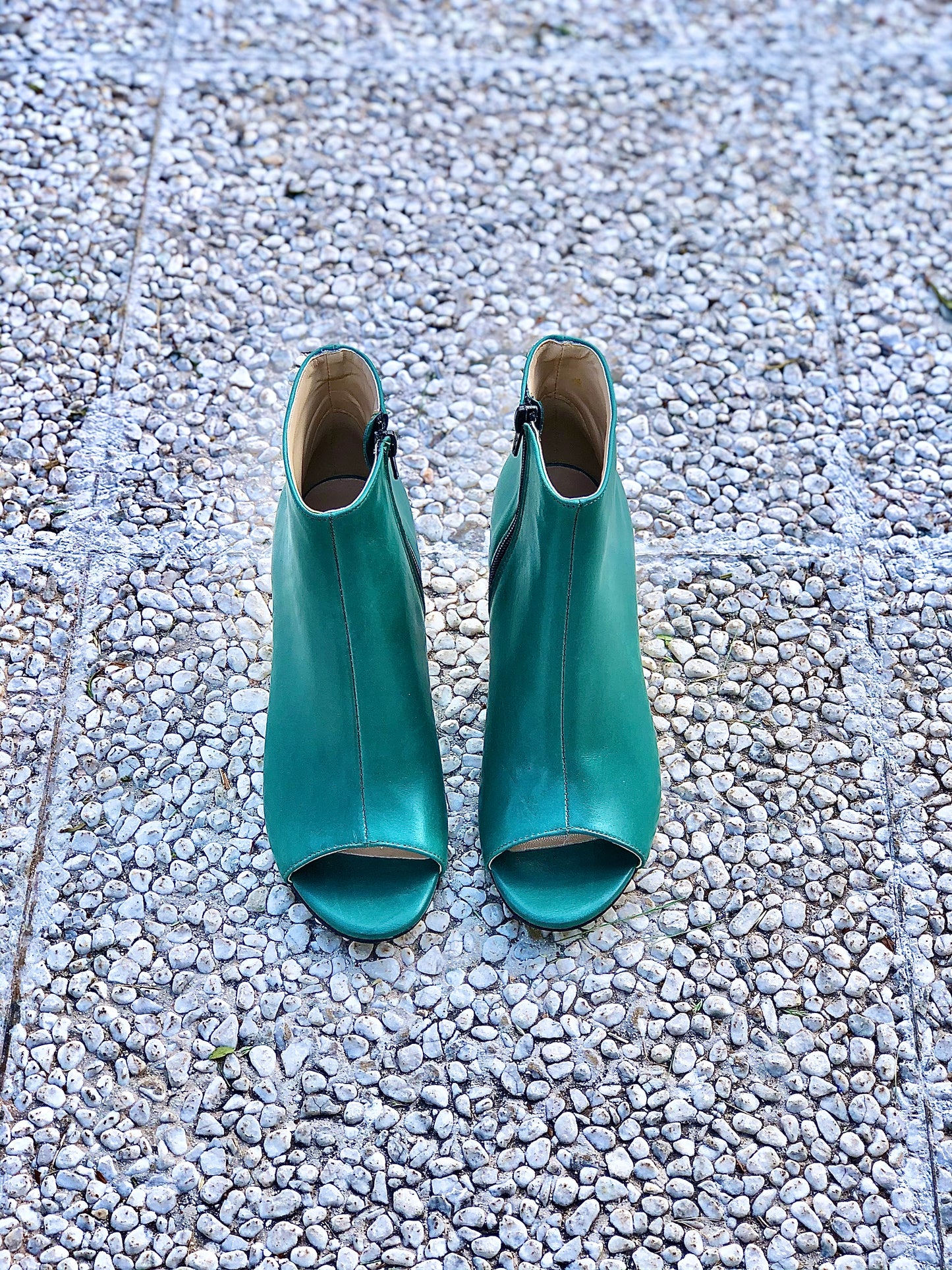 AFRICA GREEN LEATHER