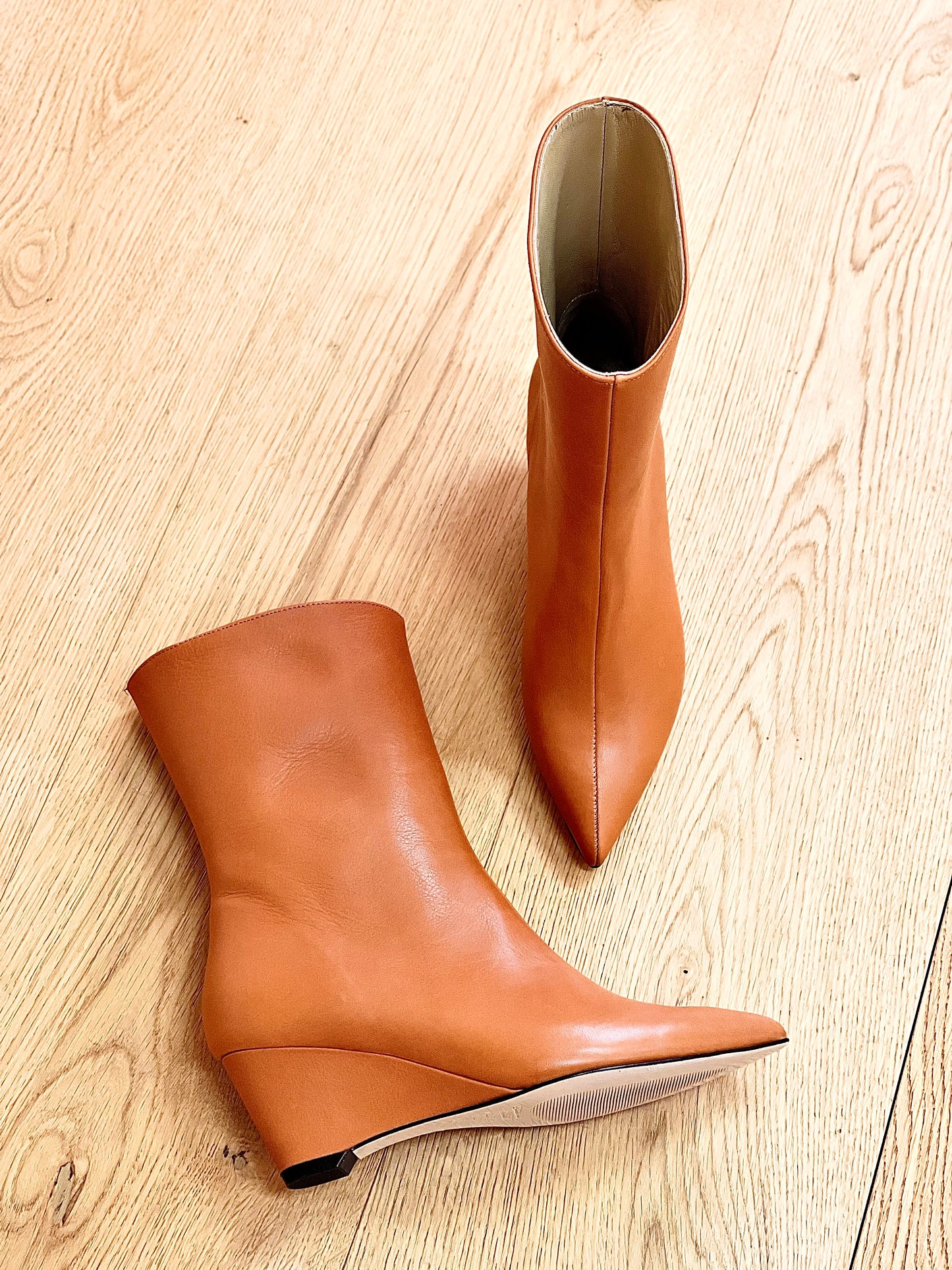 SANTIAGO LEATHER LEATHER